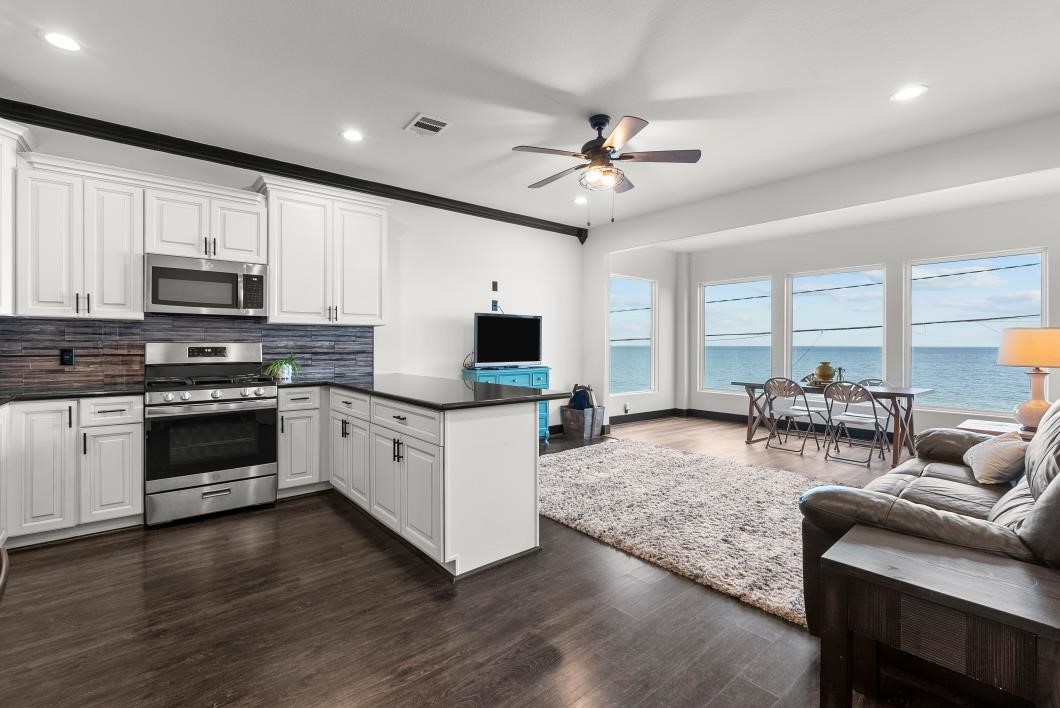 4514 Boulevard Street, Bacliff, TX 77518