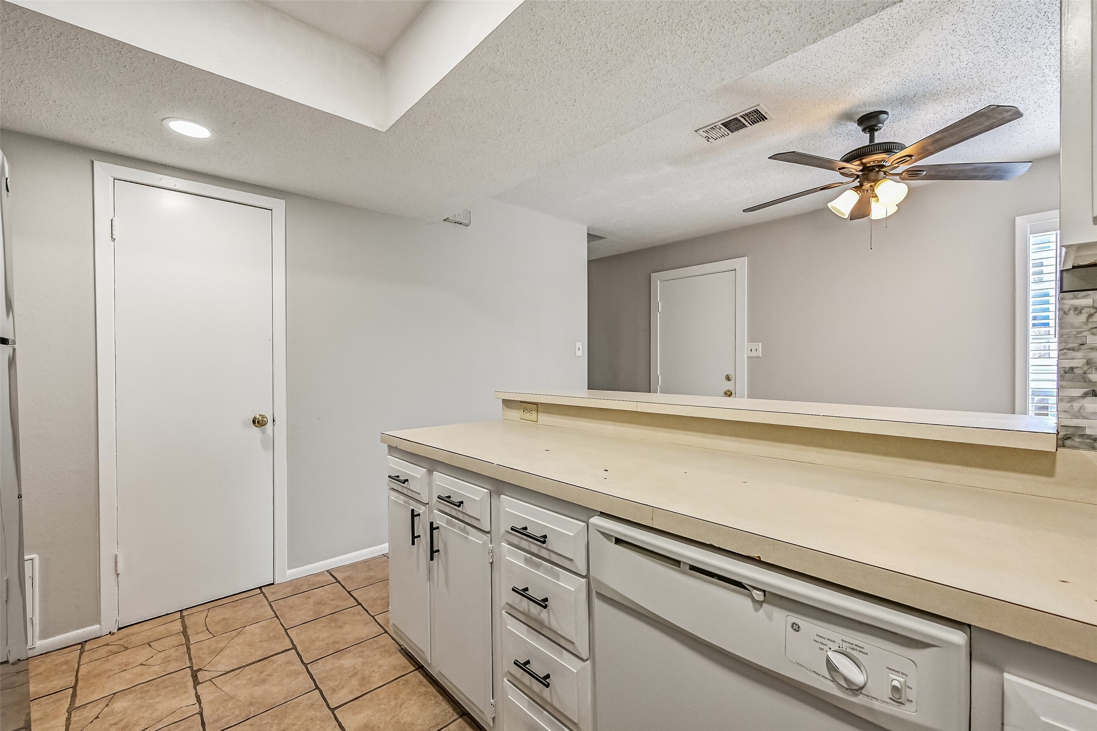 1817 Biovu Drive, Galveston, TX 77551