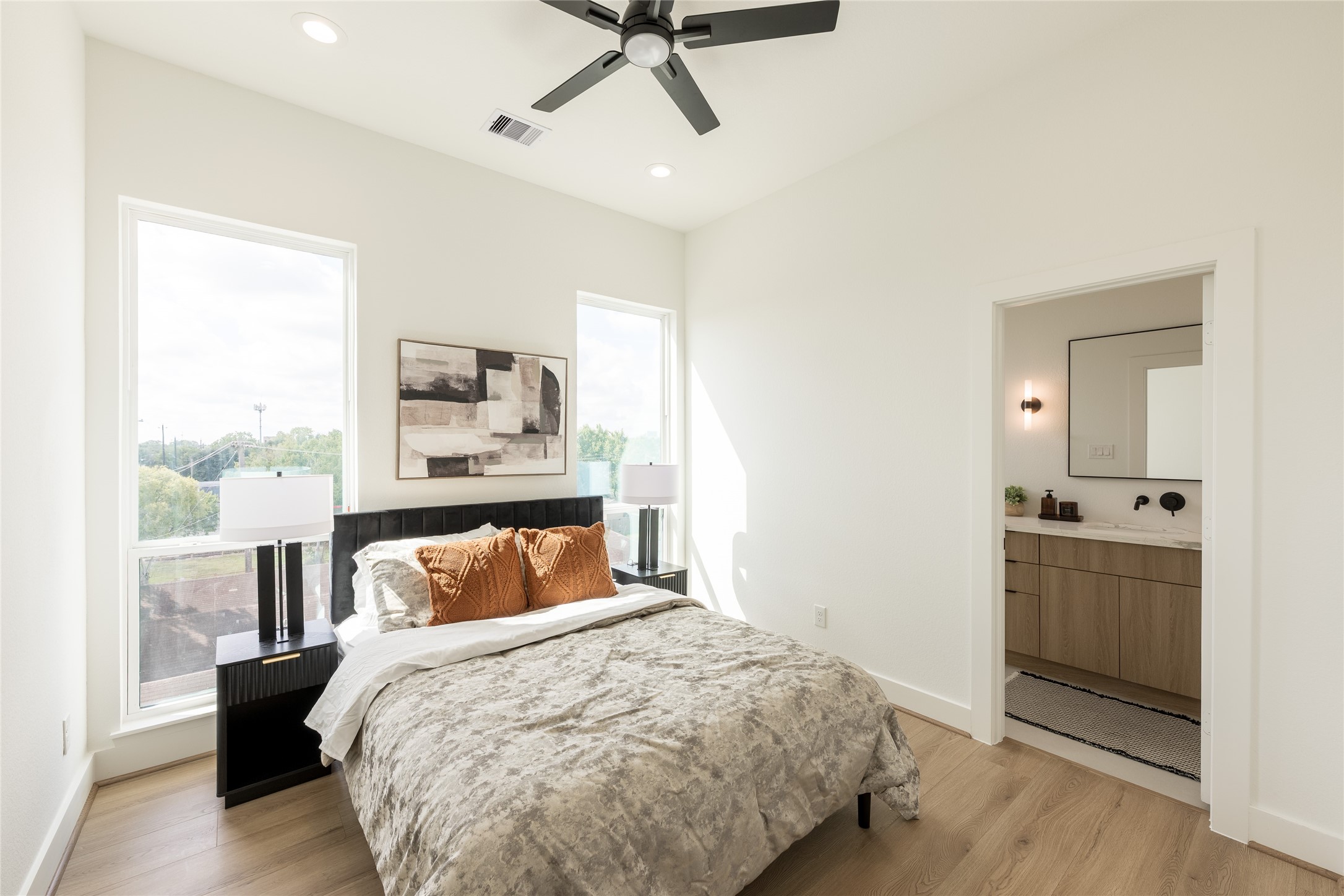 3rd bedroom or can be used as office