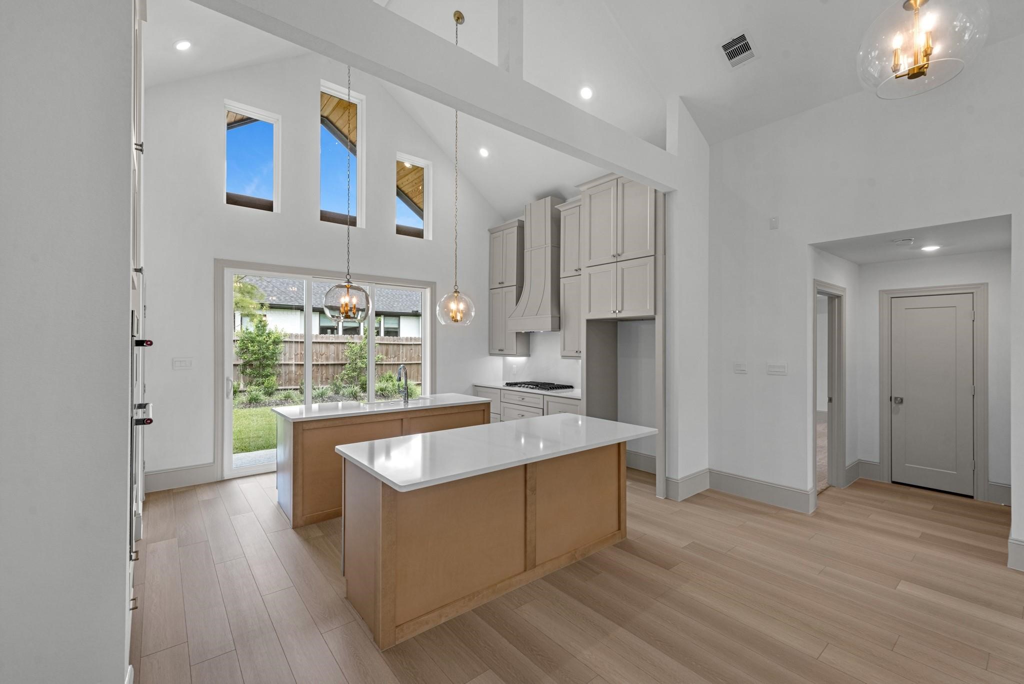 106 Wyndemere Drive, Montgomery, TX 77356