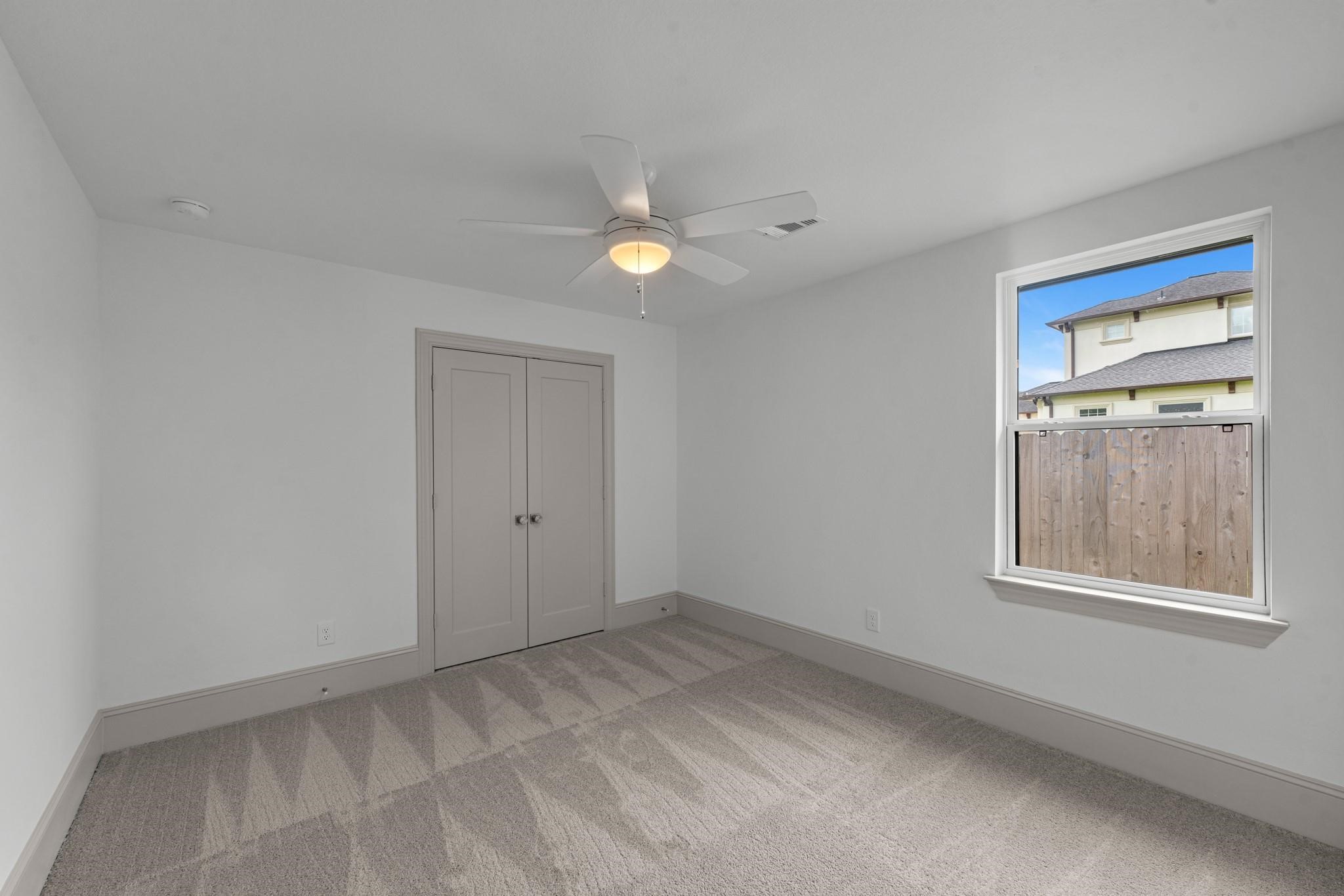 106 Wyndemere Drive, Montgomery, TX 77356