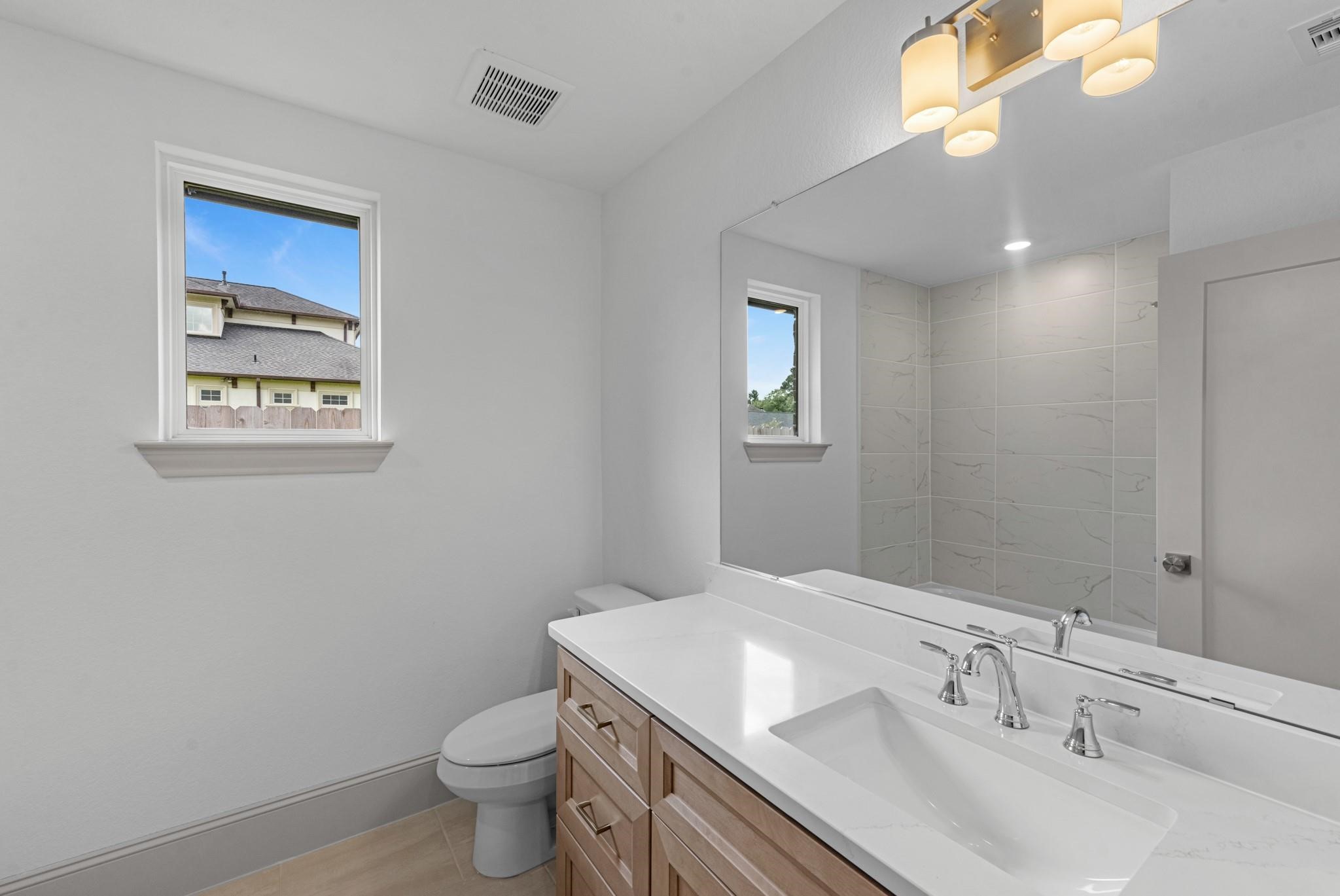 106 Wyndemere Drive, Montgomery, TX 77356