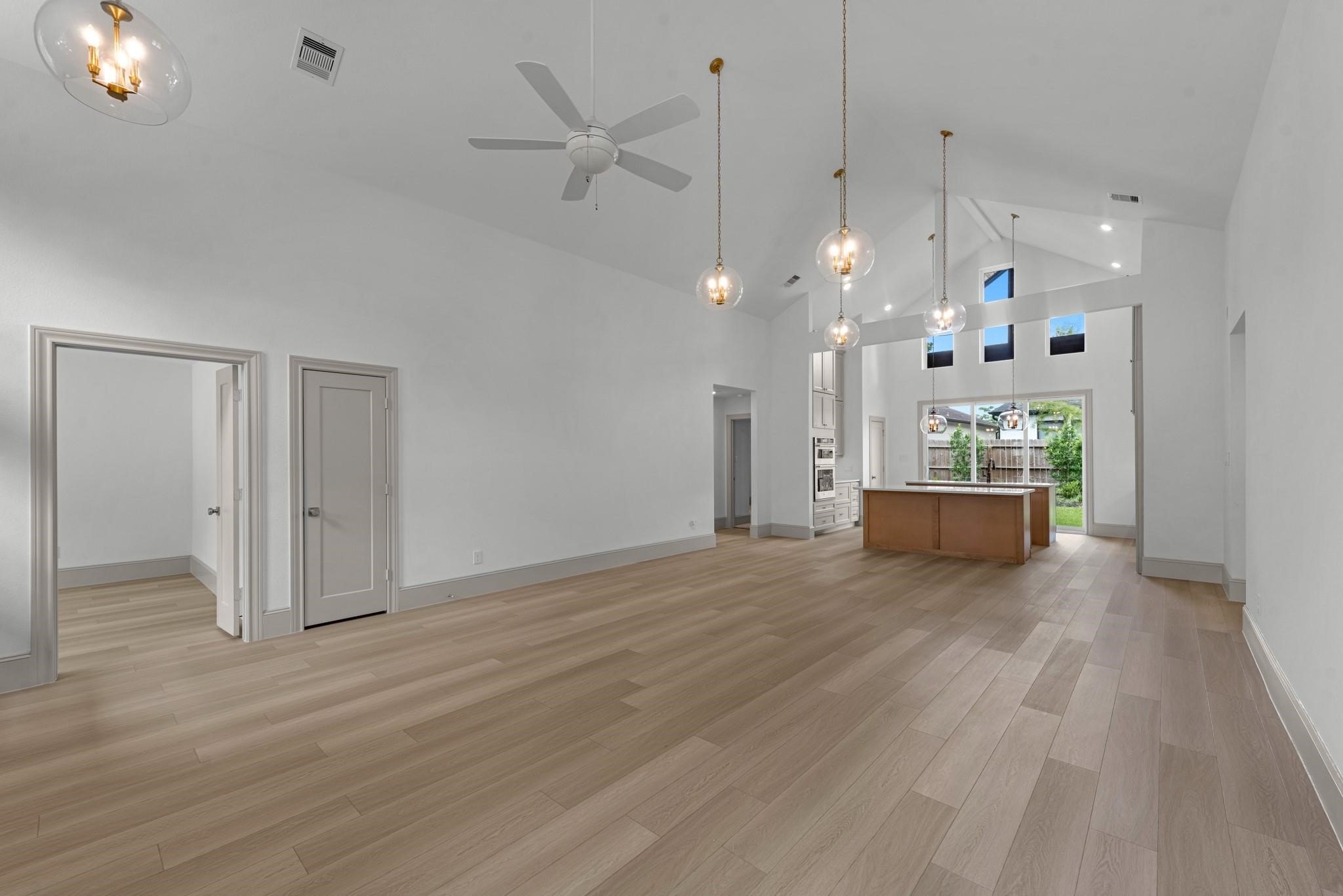 106 Wyndemere Drive, Montgomery, TX 77356