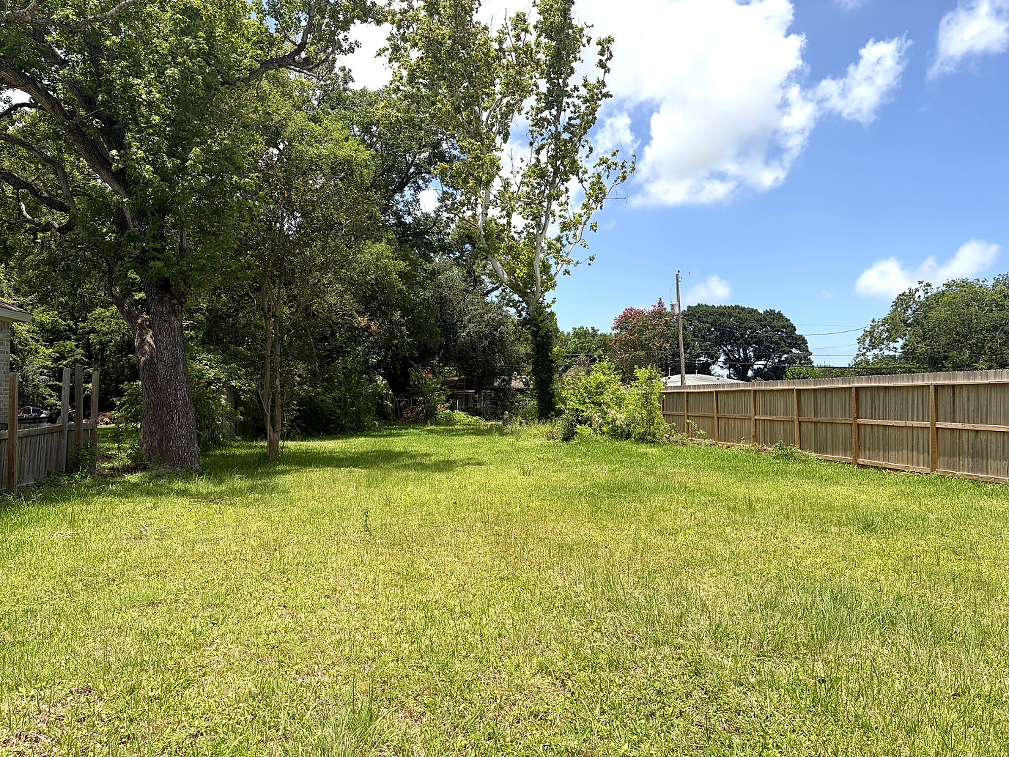 2930 3rd Avenue N, Texas City, TX 77590
