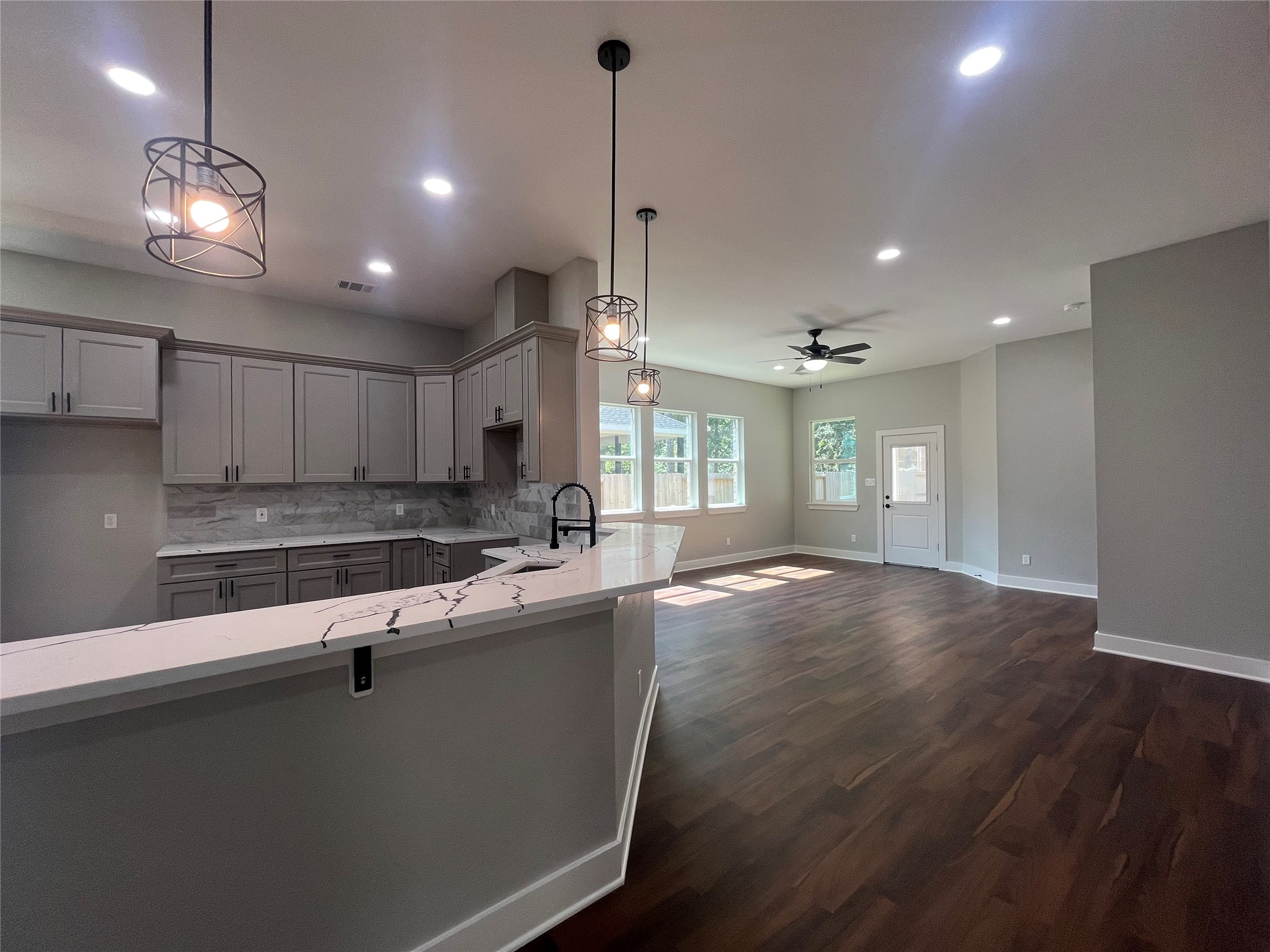 28811 Champion Oak breakfast bar