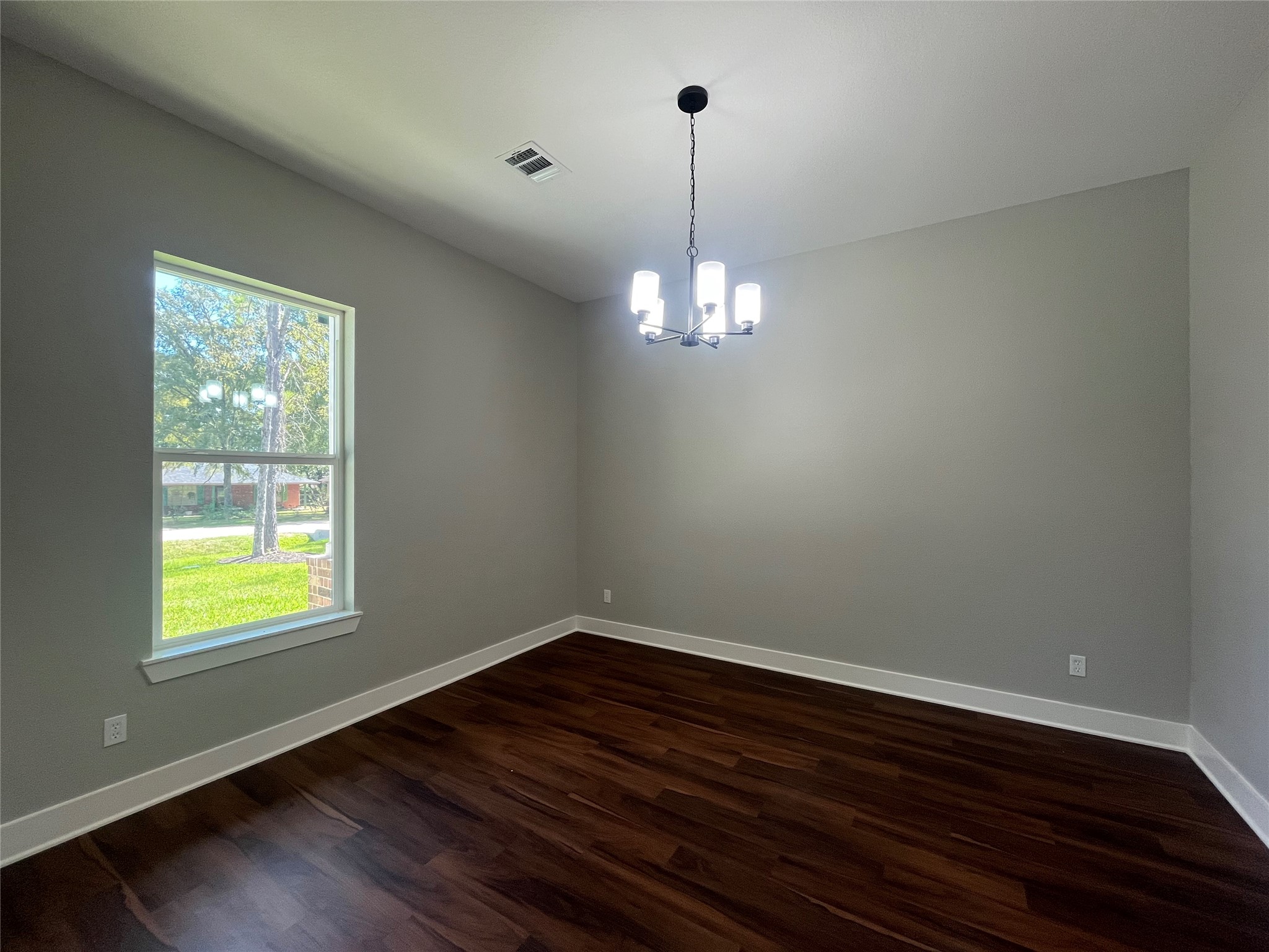 28811 Champion Oak dining