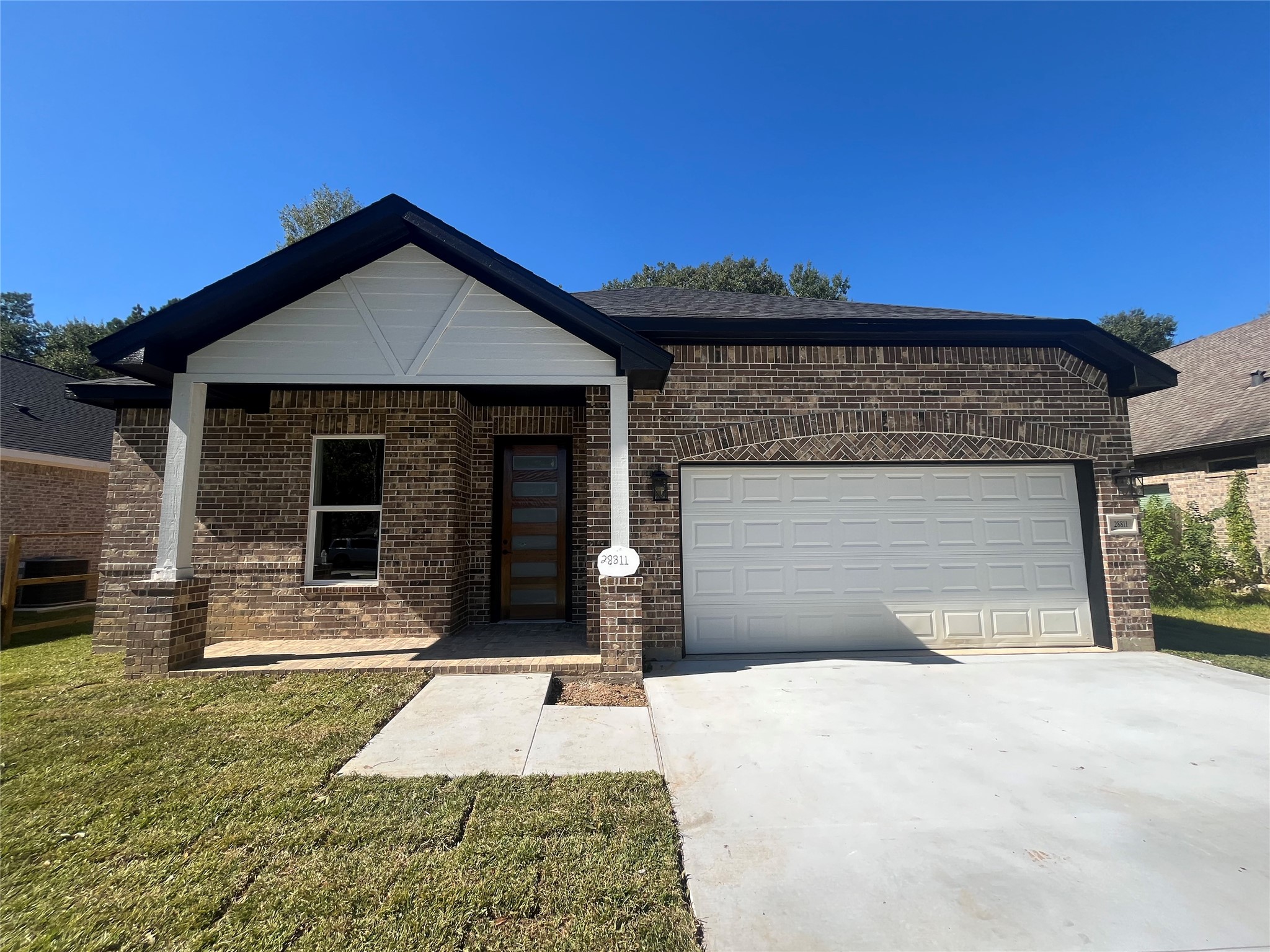 28811 Champion Oak is ready to be your HOME!