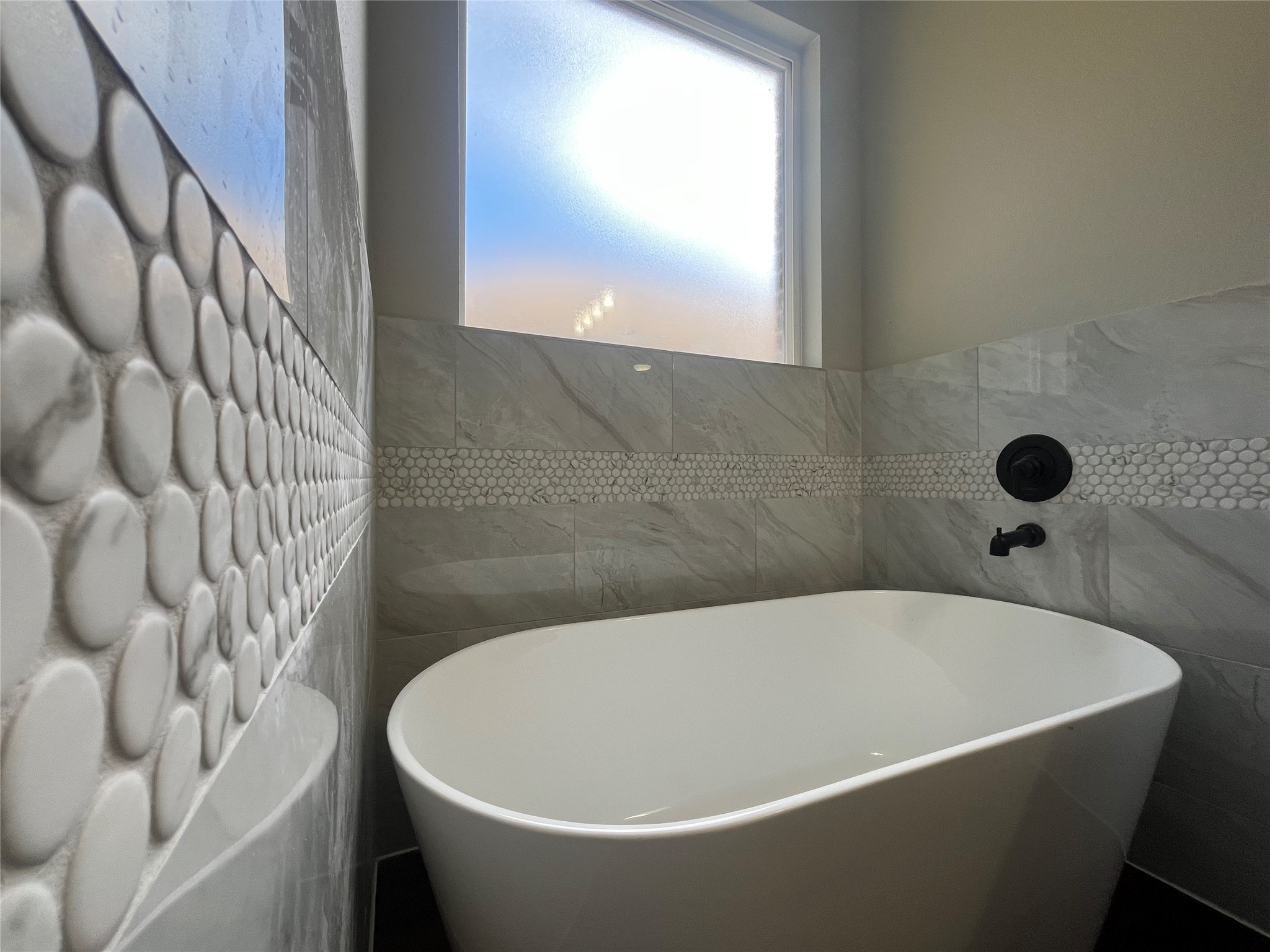 28811 Champion Oak primary soaking tub