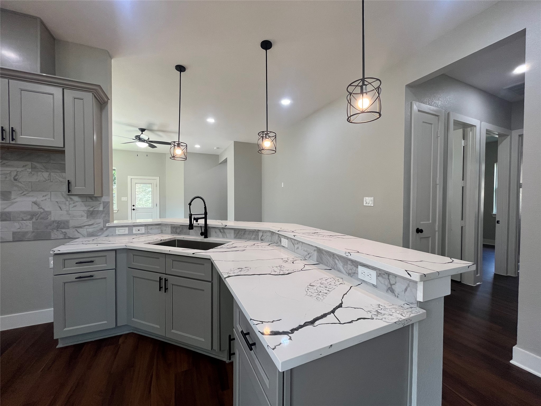 28811 Champion Oak kitchen countertop