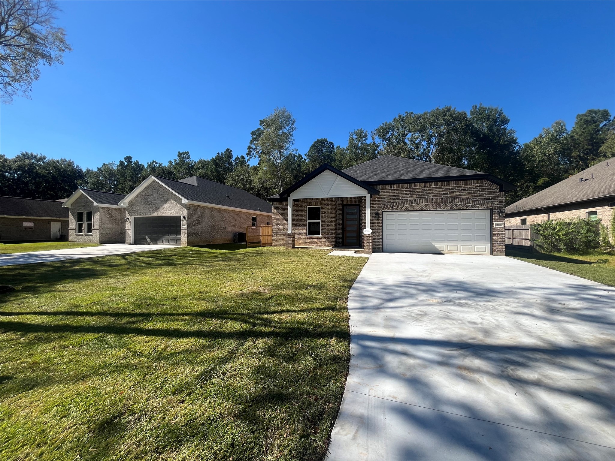 28811 Champion Oak long driveway