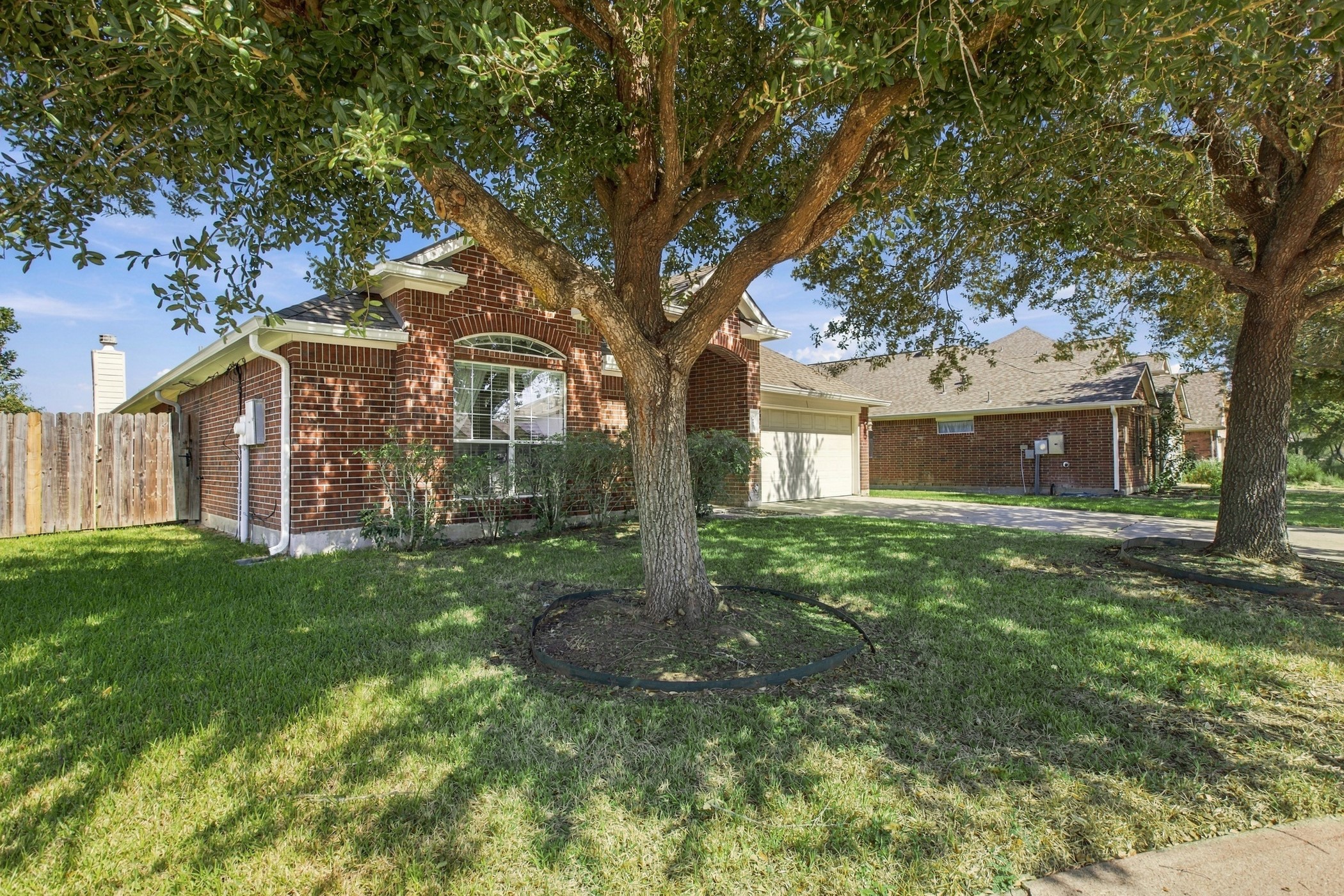 3012 Kings Isle Lane, Dickinson, TX 77539