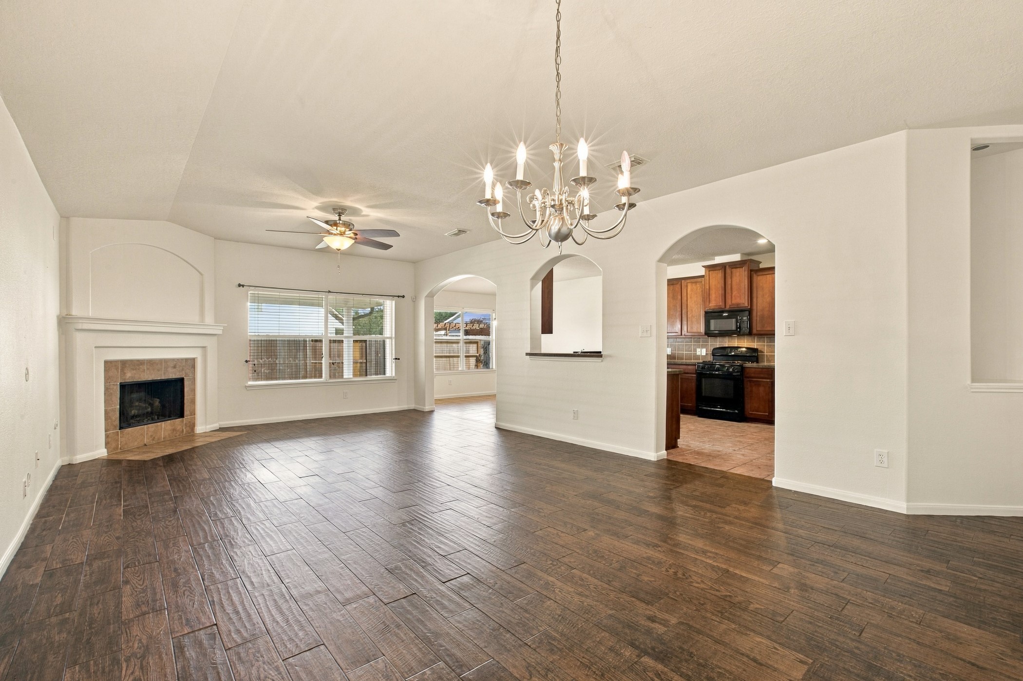 Dining & Living Dining & Living