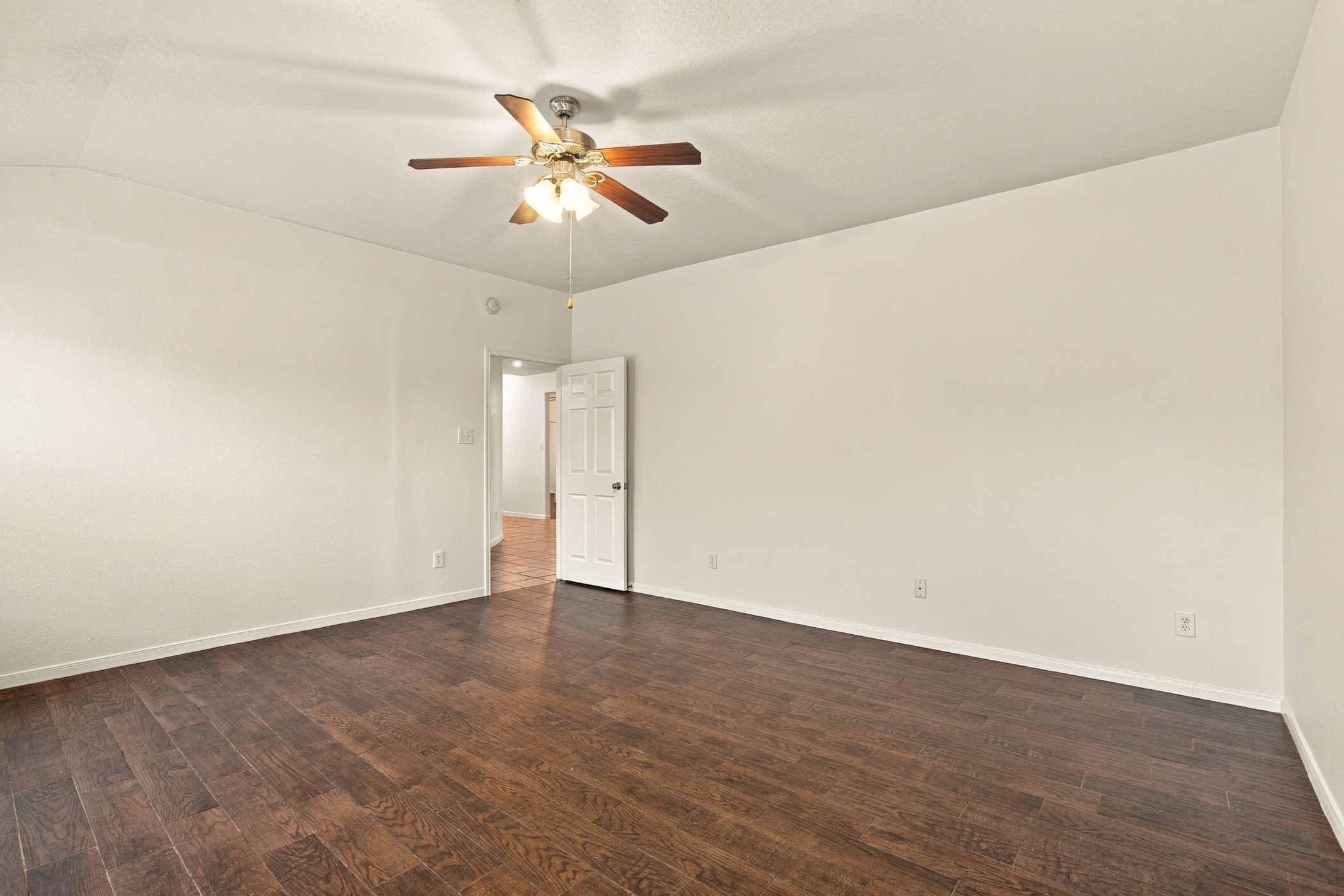 3012 Kings Isle Lane, Dickinson, TX 77539