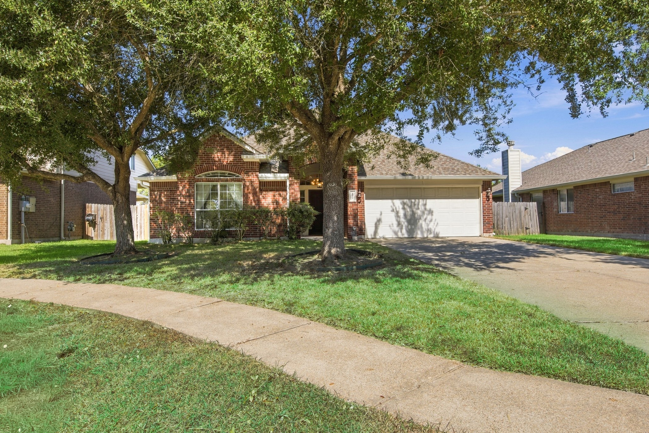 3012 Kings Isle Lane, Dickinson, TX 77539