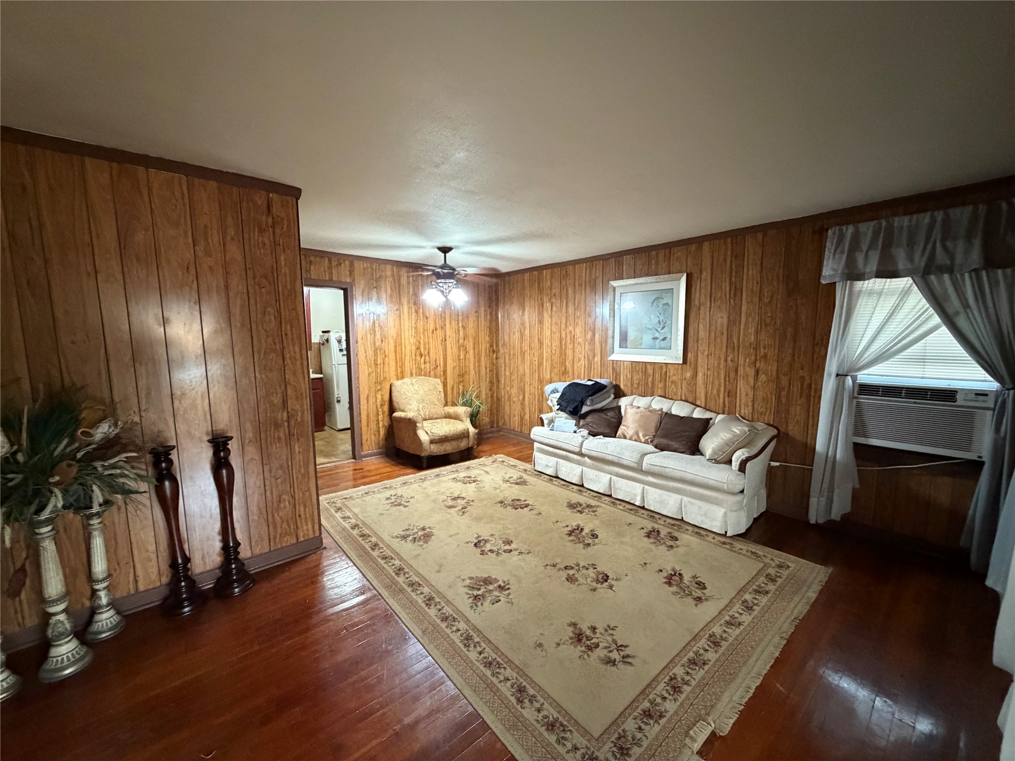 7326 Eisenhower Road, Houston, TX 77033