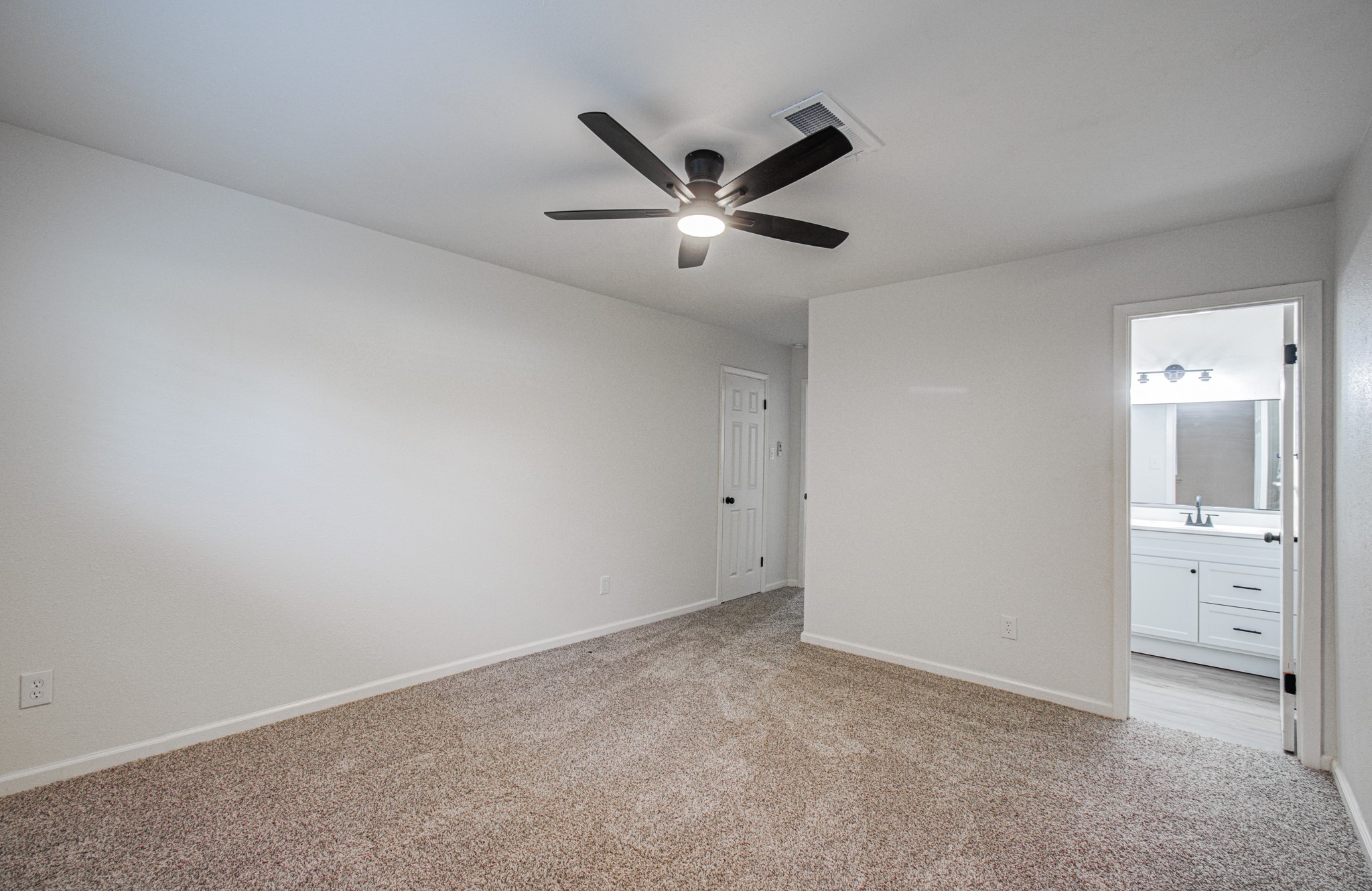 11735 N Perry Avenue, Houston, TX 77071