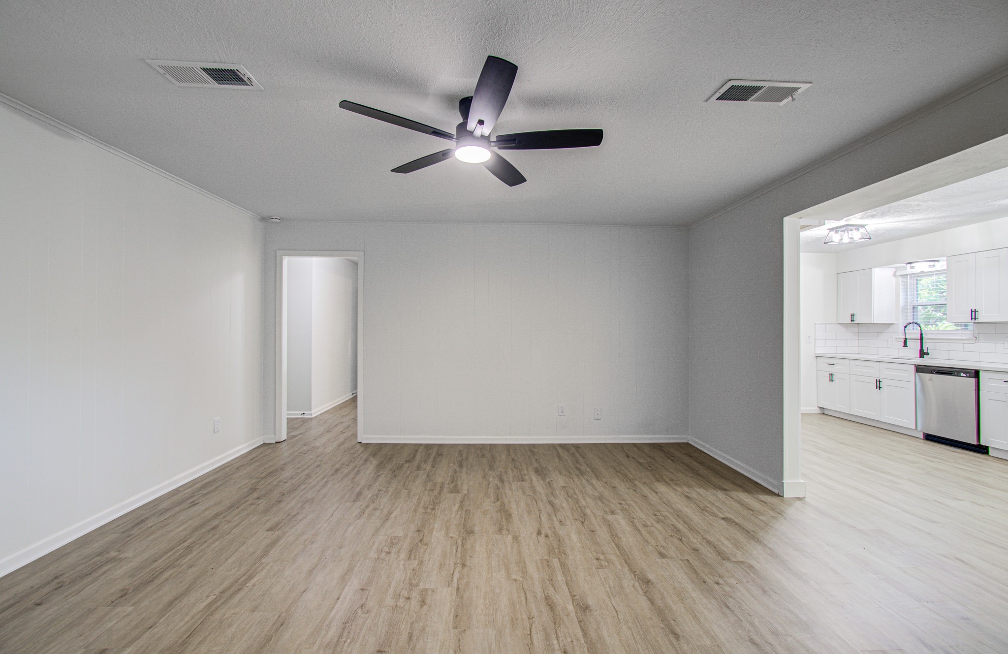 11735 N Perry Avenue, Houston, TX 77071