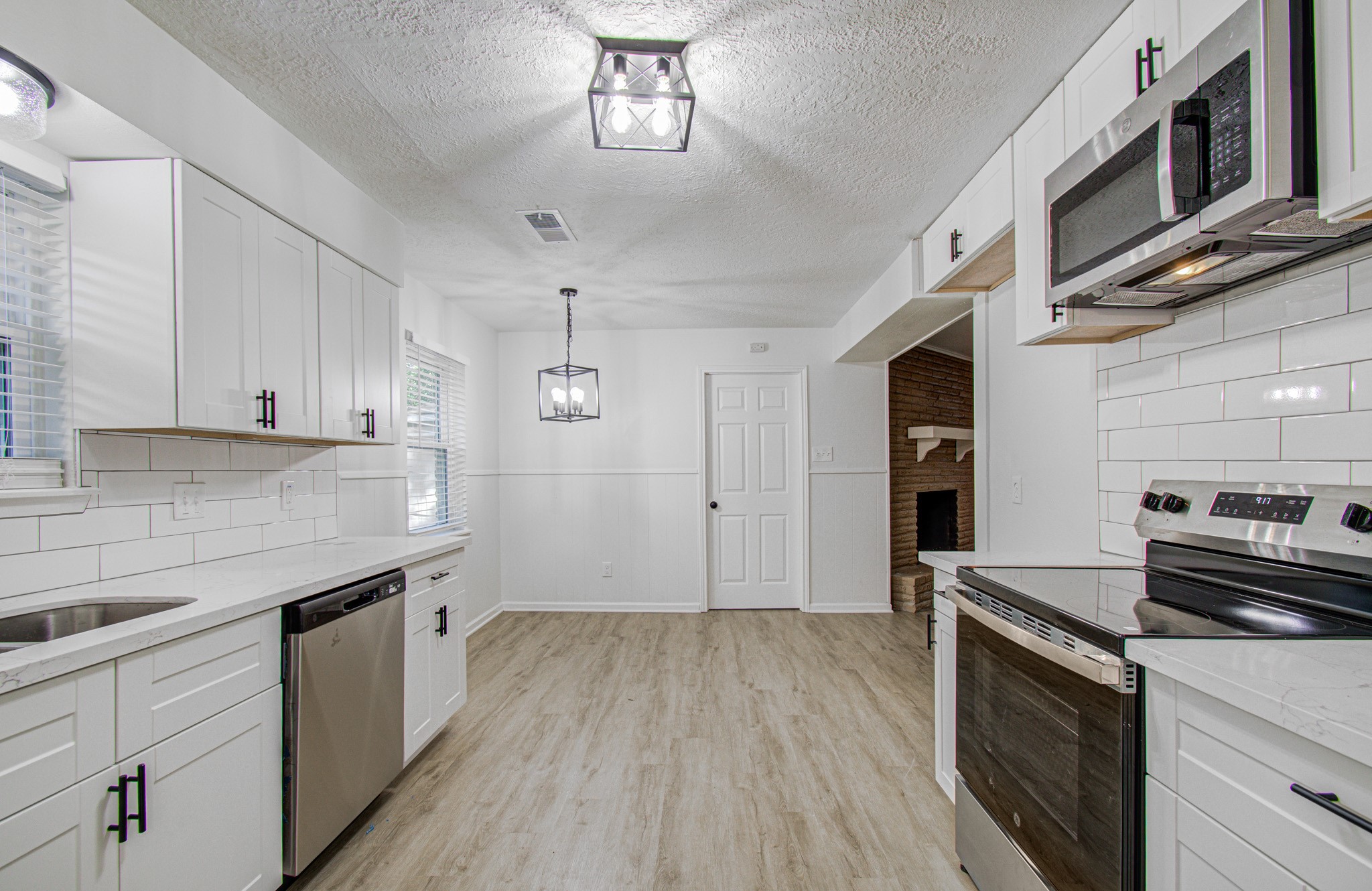 11735 N Perry Avenue, Houston, TX 77071