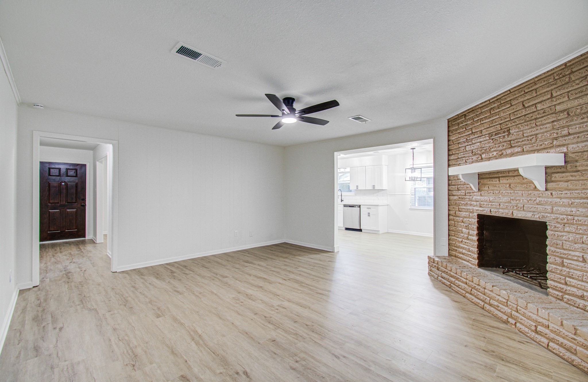 11735 N Perry Avenue, Houston, TX 77071