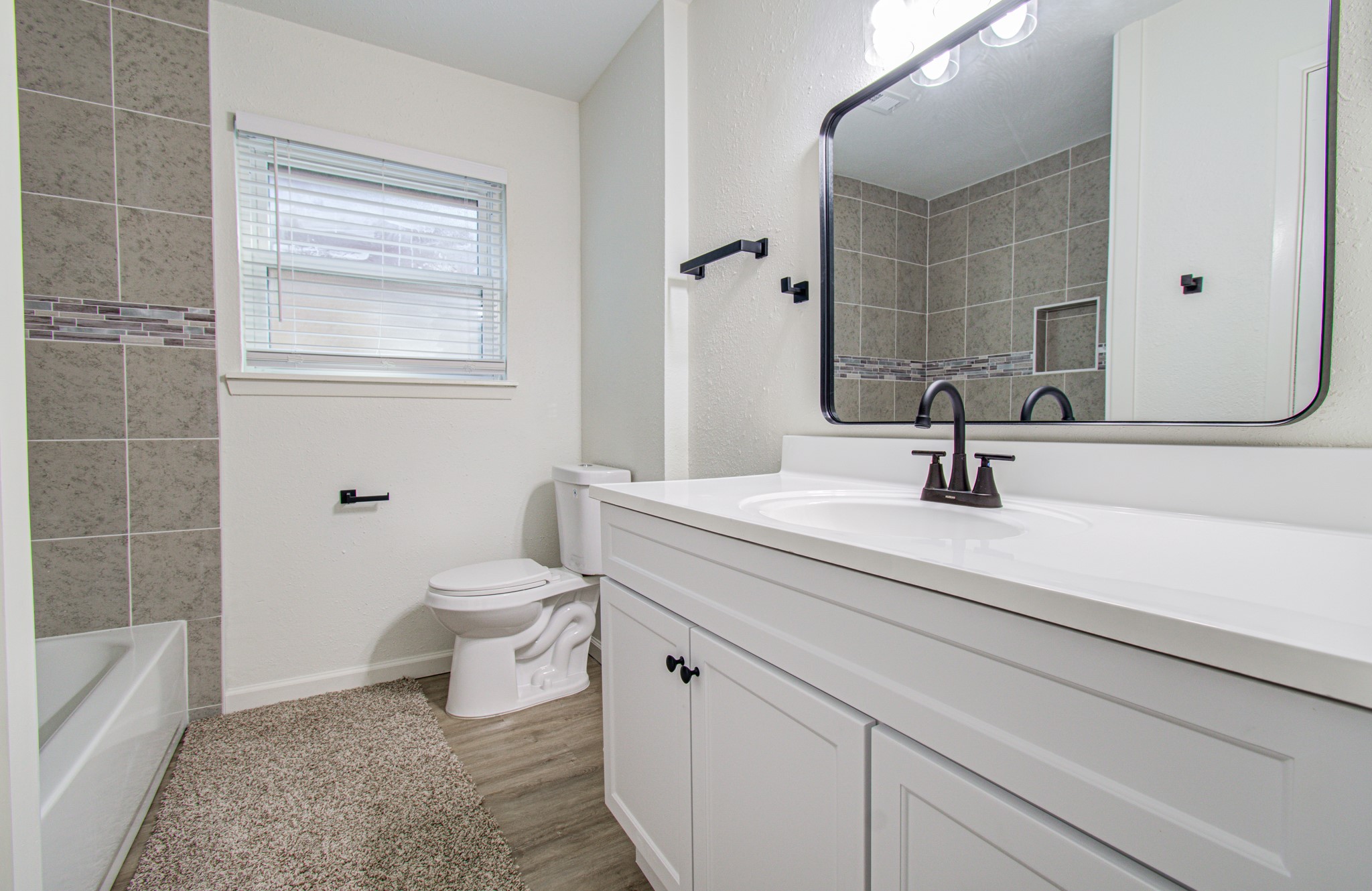 11735 N Perry Avenue, Houston, TX 77071