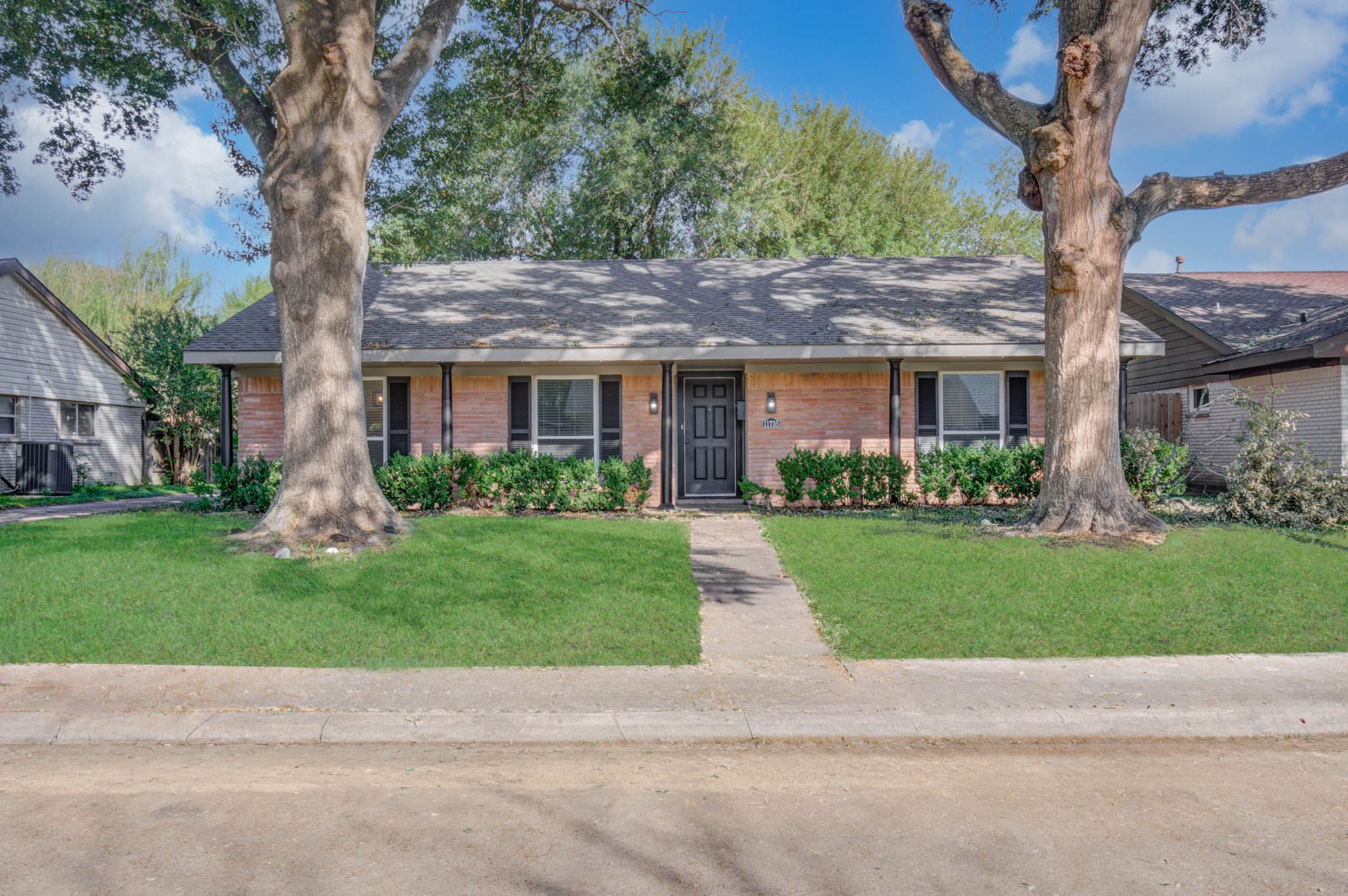 11735 N Perry Avenue, Houston, TX 77071