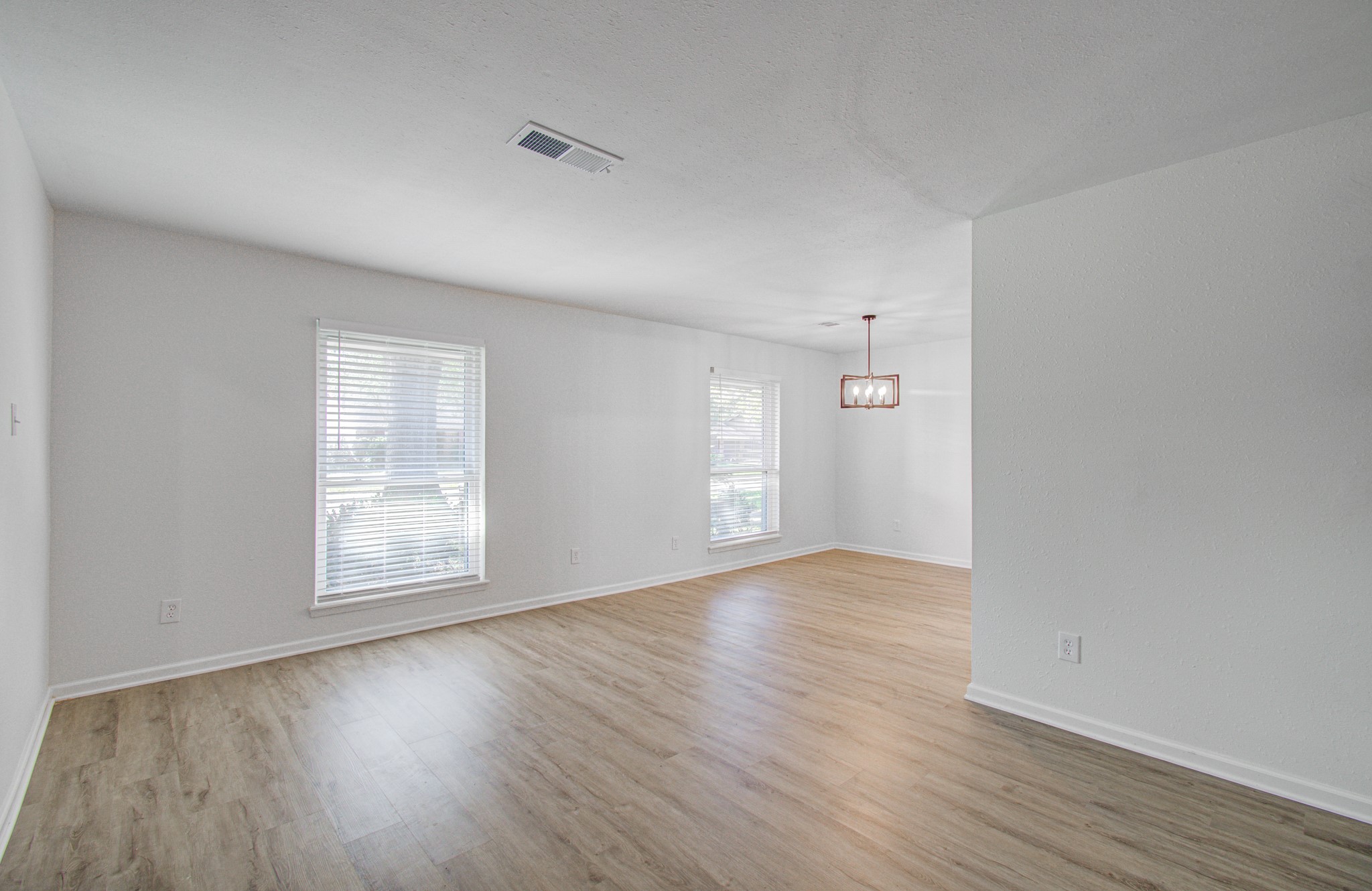 11735 N Perry Avenue, Houston, TX 77071