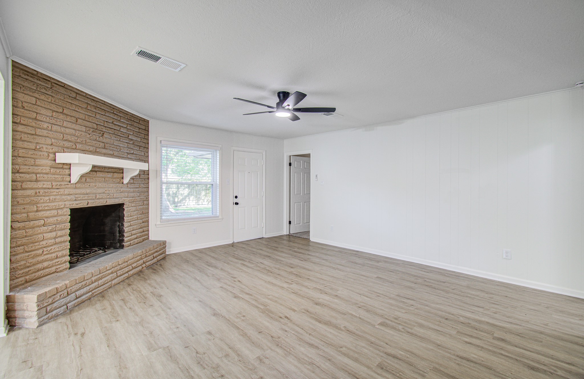 11735 N Perry Avenue, Houston, TX 77071