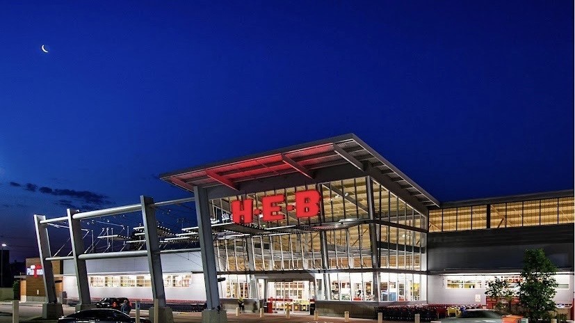 One of 4-5 Grocery Stores w/in a mile of the Home, this flagship HEB is also walking distance from the front door, along with its Pharmacy, Starbucks & restaurant! Plus there are numerous CVS & Walgreens, as well as outstranding eateries, coffee shops & boutique shops less than a mile away! CONVENIENCE LIKE NO OTHER!