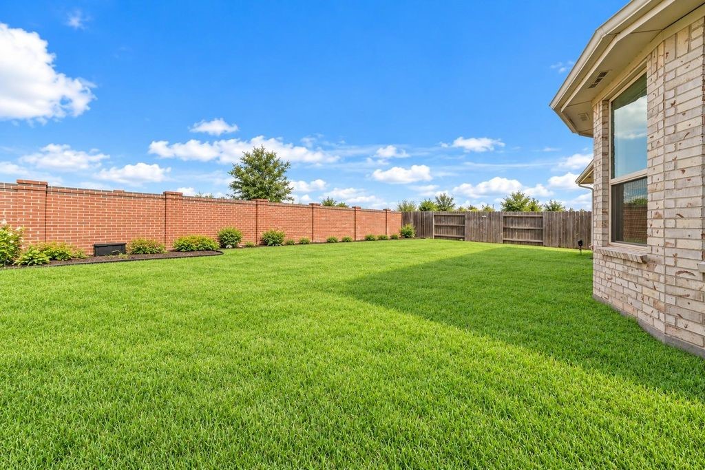 104 Eliana Shores Drive, Katy, TX 77493