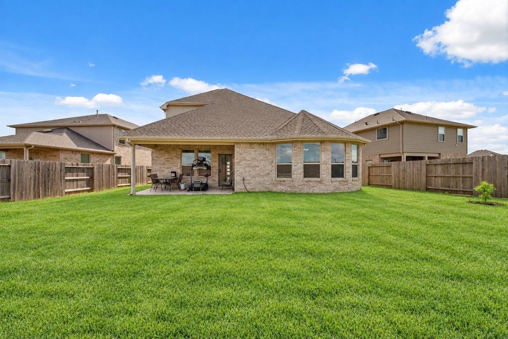 104 Eliana Shores Drive, Katy, TX 77493