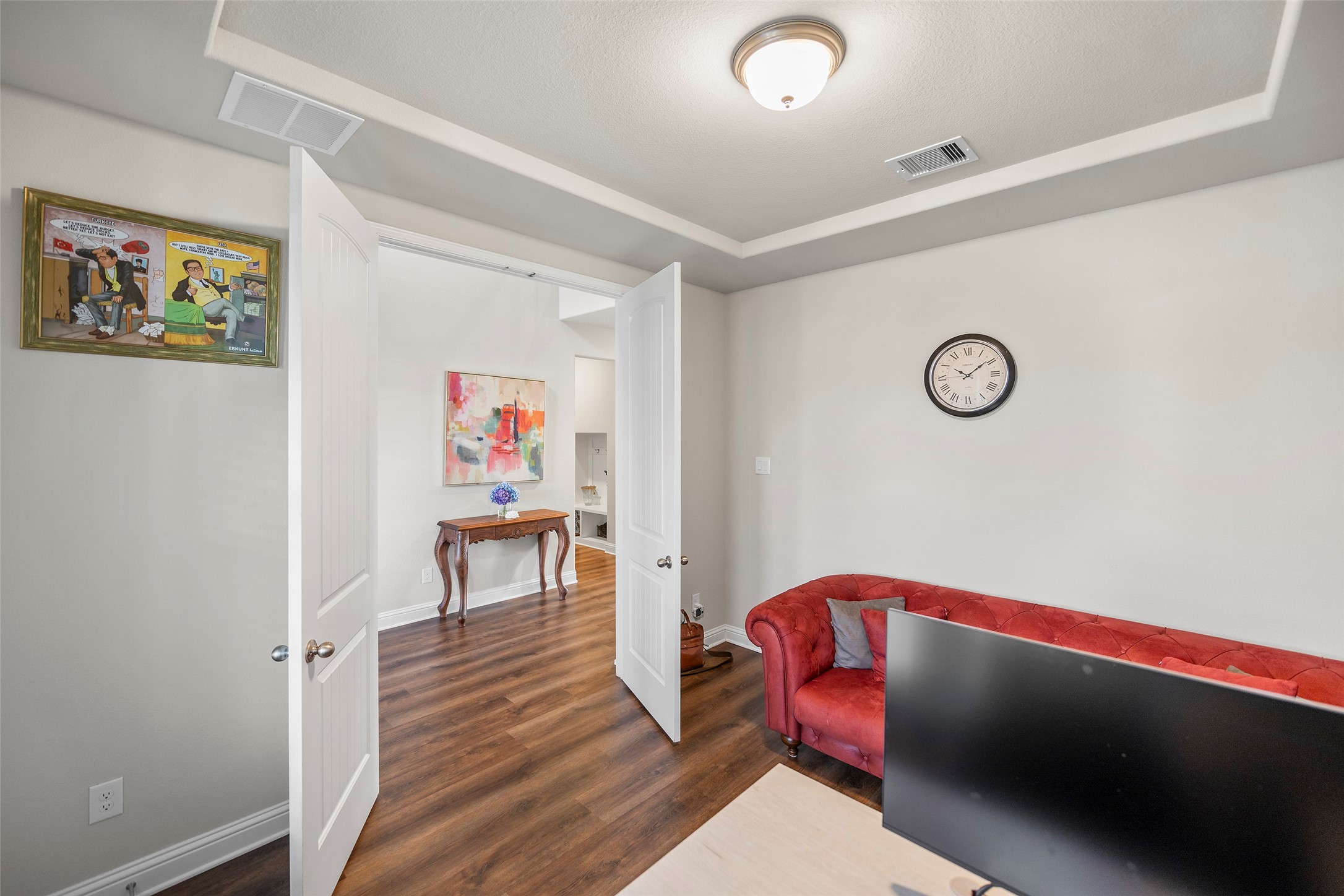 Another view of the flexible front room showcasing its spacious layout.