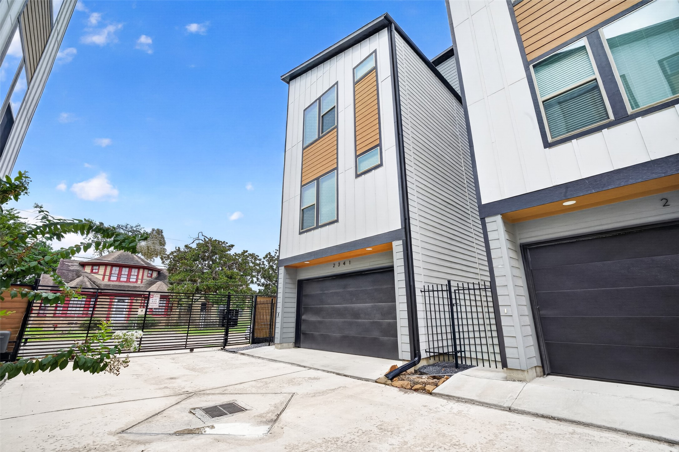 2341 Eagle Street, Houston, TX 77004 2341 Eagle Street, Houston, TX 77004