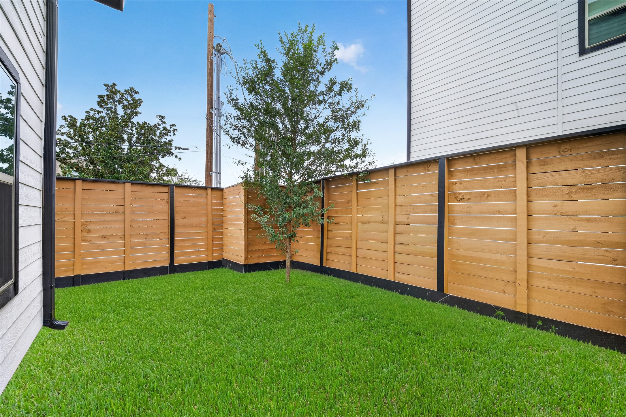 2341 Eagle Street, Houston, TX 77004