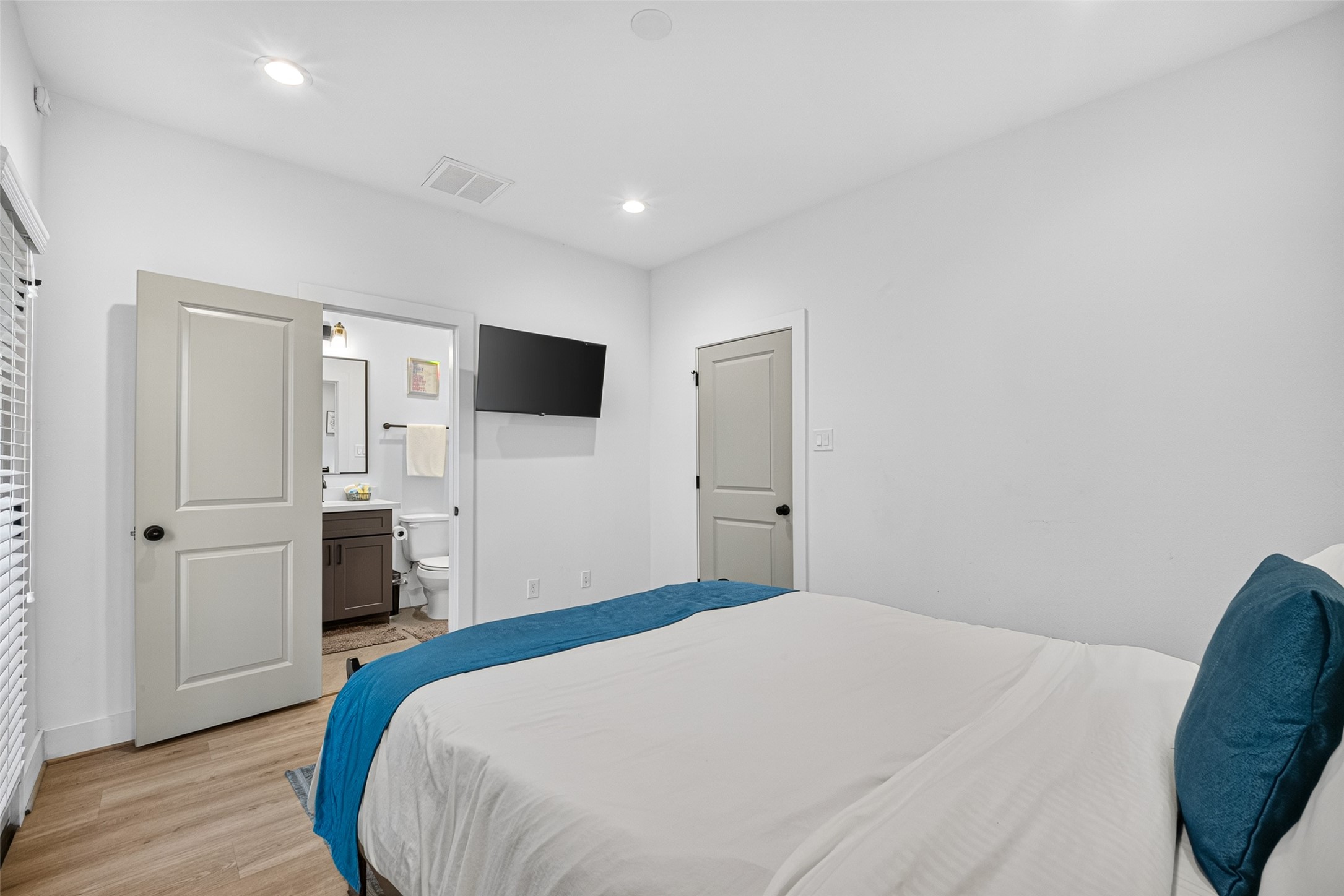 2341 Eagle Street, Houston, TX 77004 2341 Eagle Street, Houston, TX 77004
