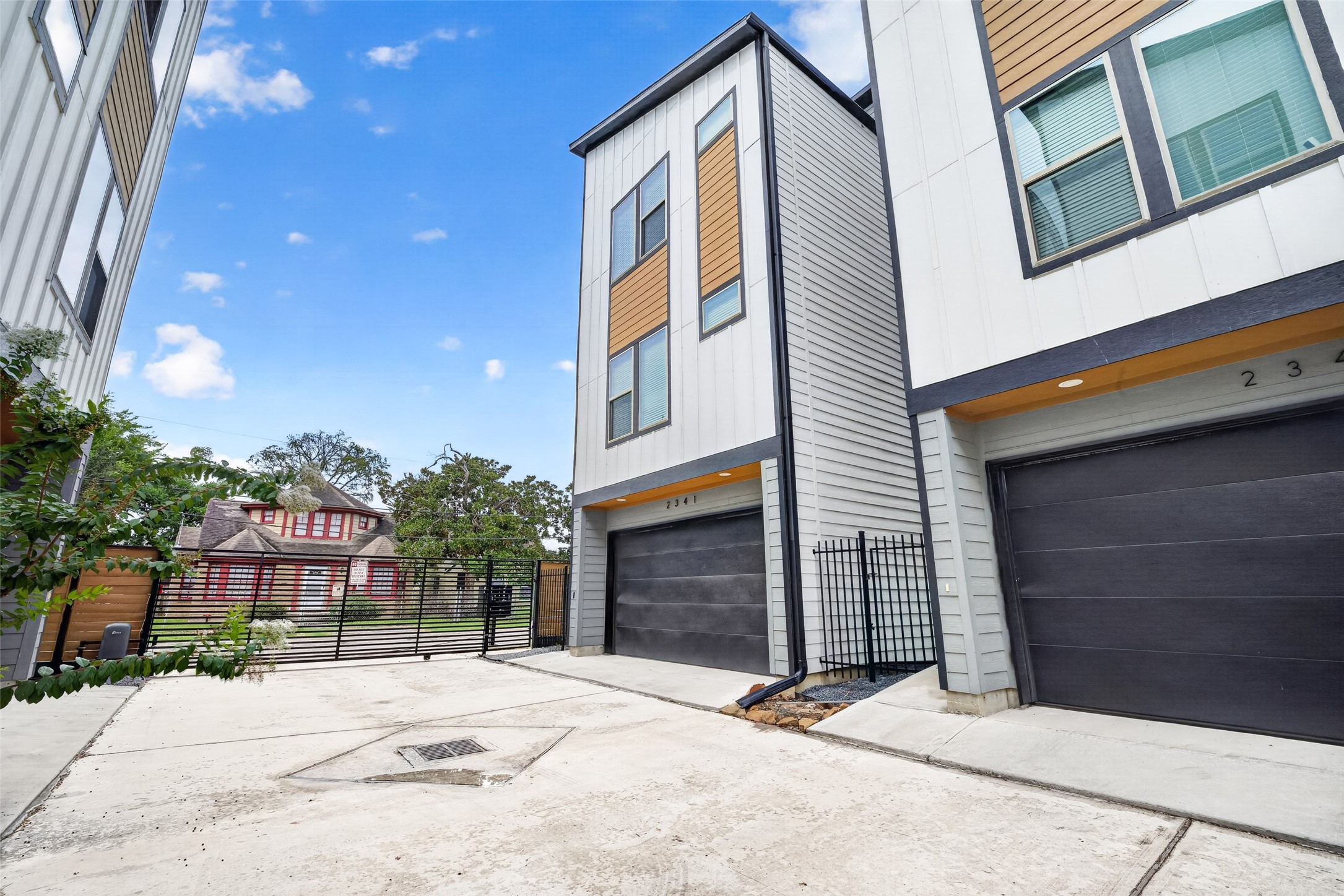 2341 Eagle Street, Houston, TX 77004 2341 Eagle Street, Houston, TX 77004