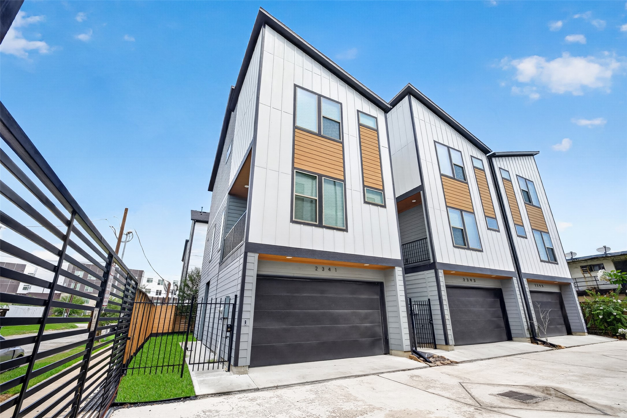 2341 Eagle Street, Houston, TX 77004 2341 Eagle Street, Houston, TX 77004