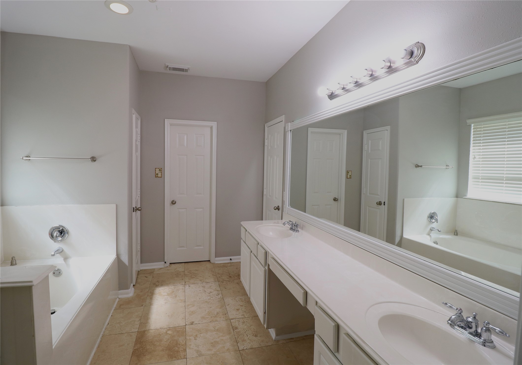 21802 Saragosa Pond Lane, Spring, TX 77379