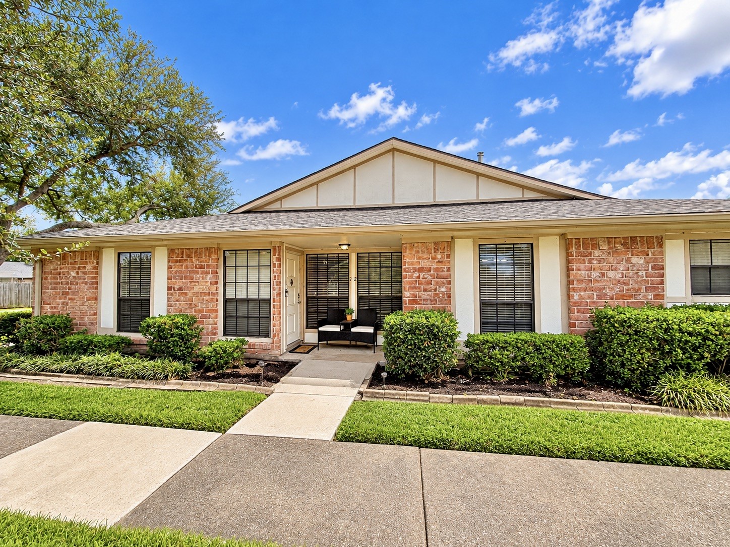 22 Warwick Lane, Missouri City, TX 77459