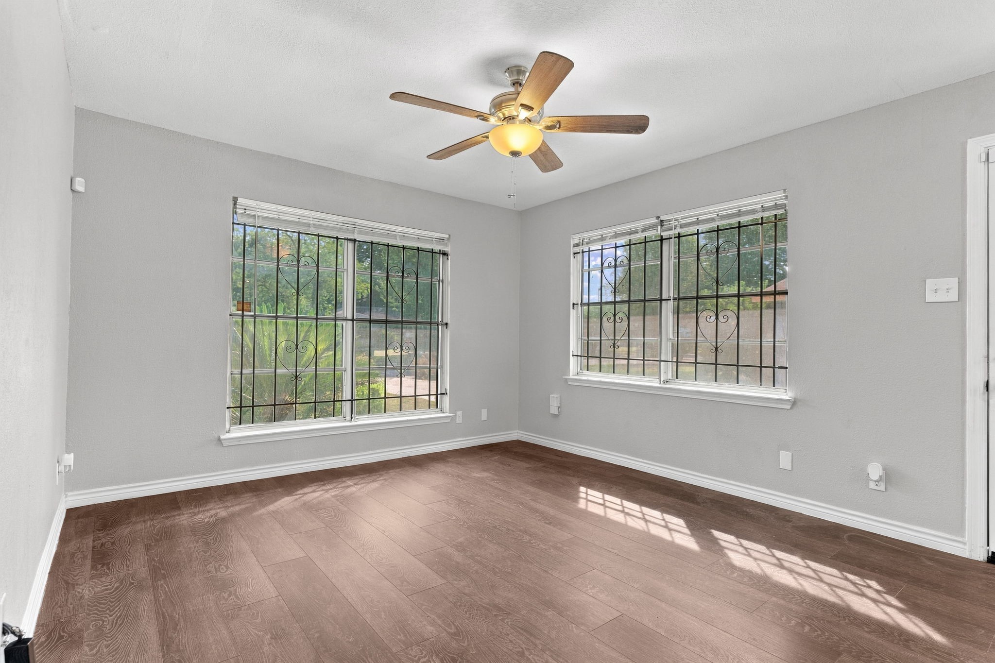 5747 Thrush Drive, Houston, TX 77033