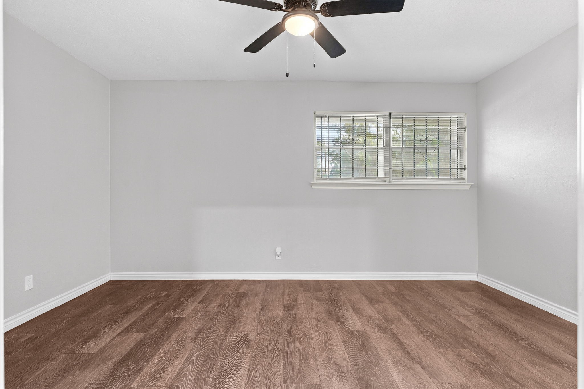 5747 Thrush Drive, Houston, TX 77033