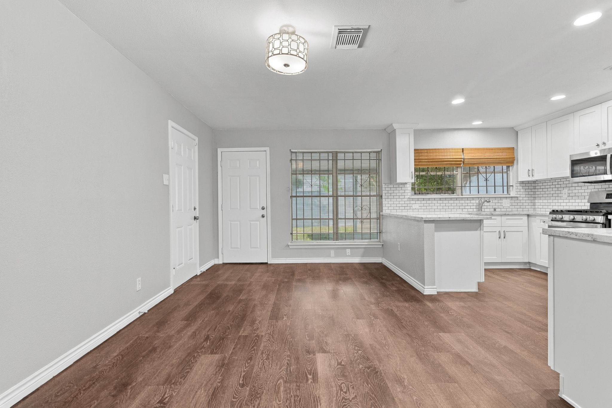 5747 Thrush Drive, Houston, TX 77033