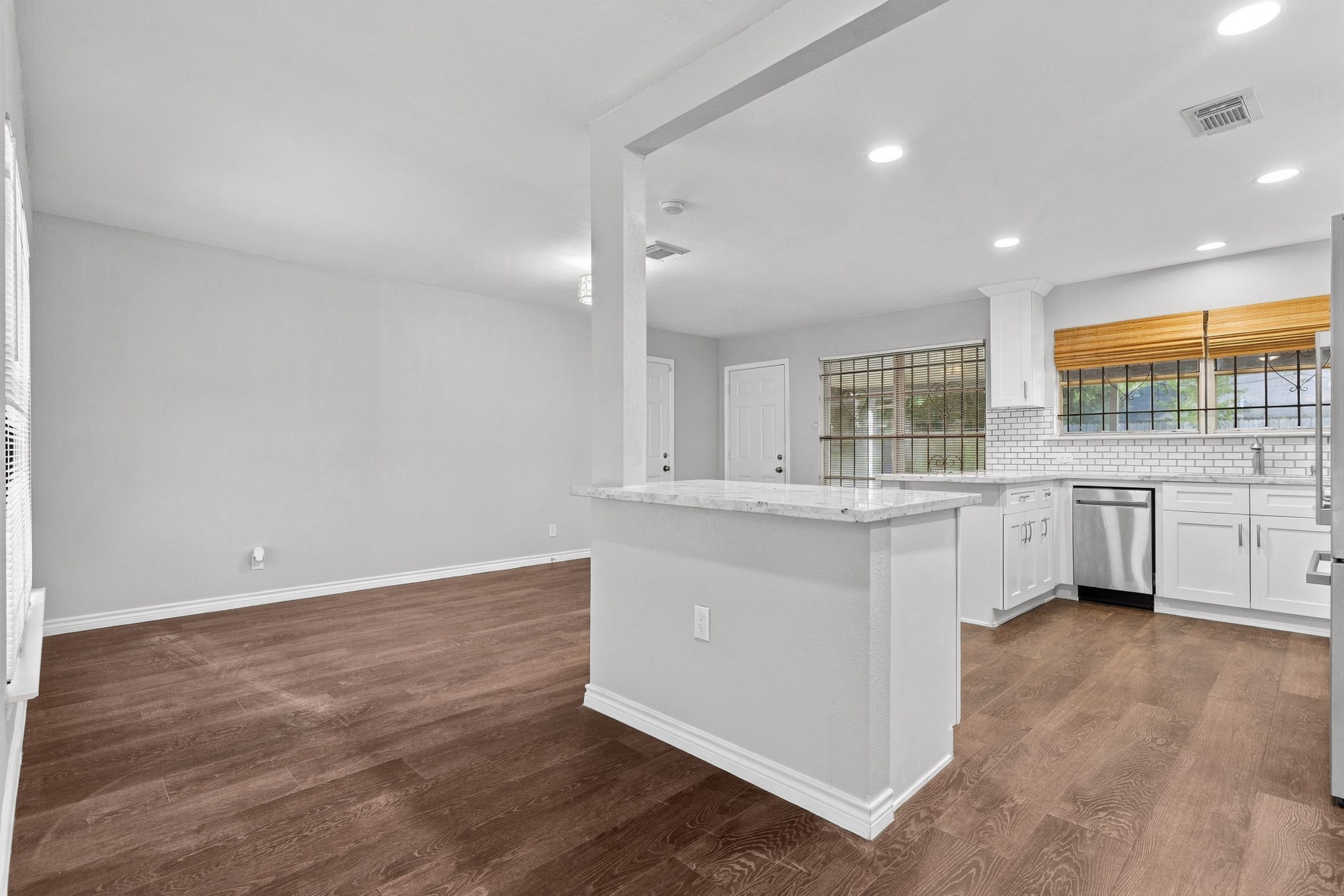 5747 Thrush Drive, Houston, TX 77033
