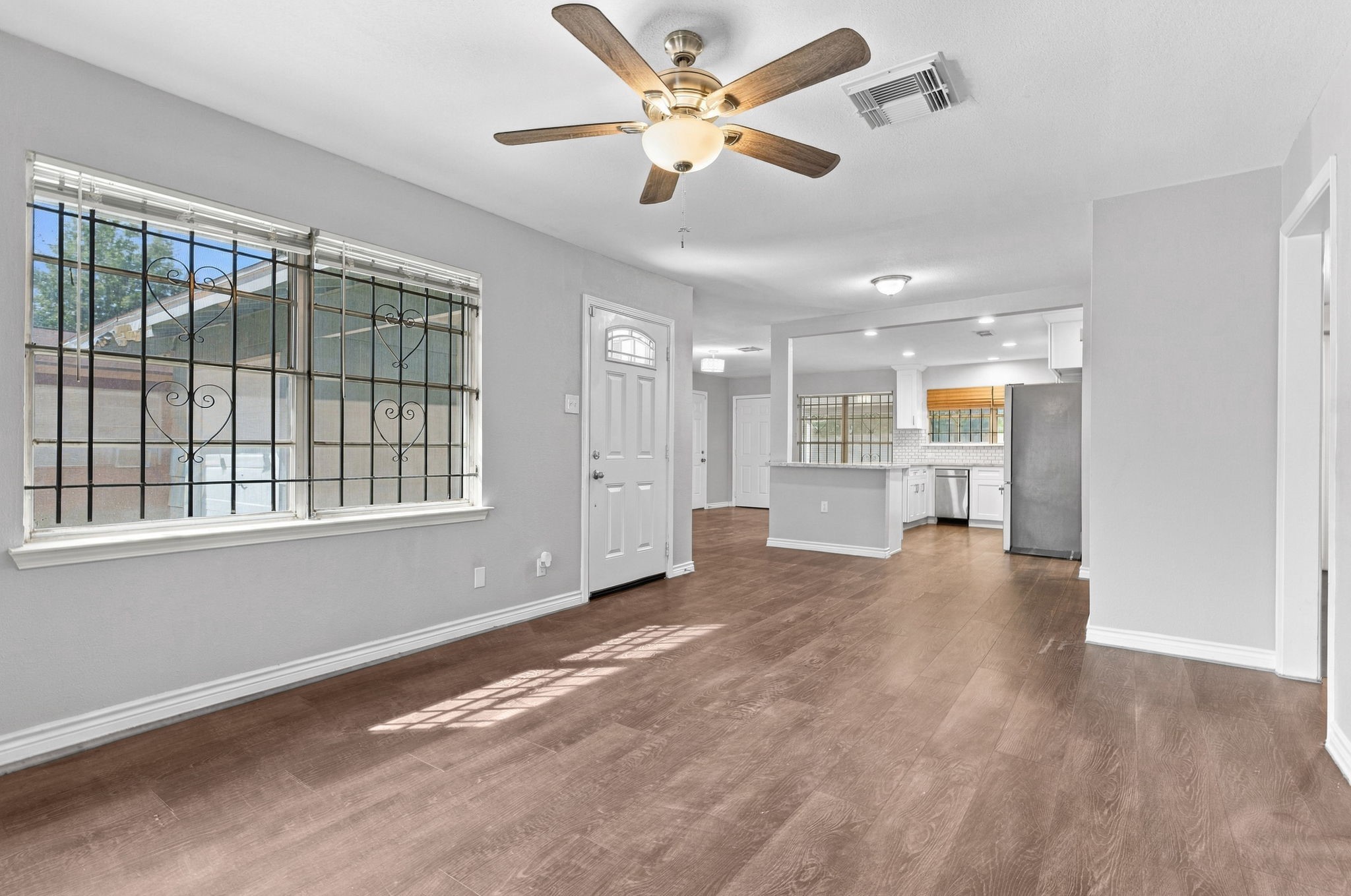 5747 Thrush Drive, Houston, TX 77033