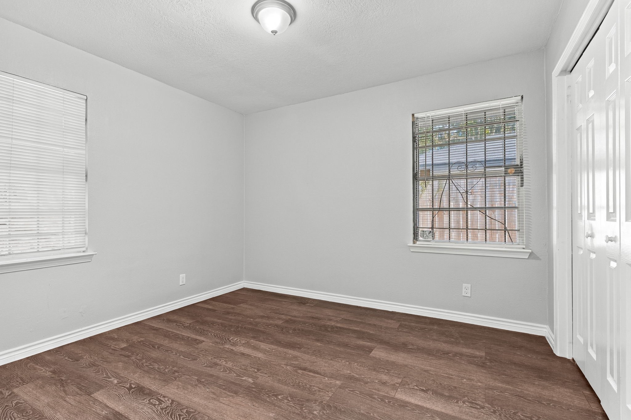 5747 Thrush Drive, Houston, TX 77033