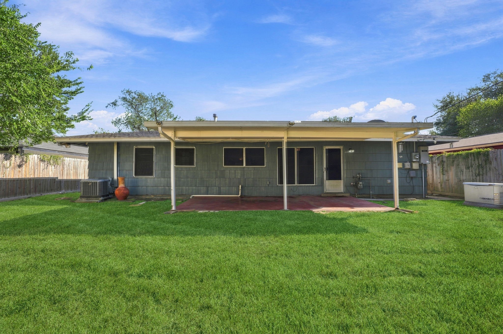 5747 Thrush Drive, Houston, TX 77033