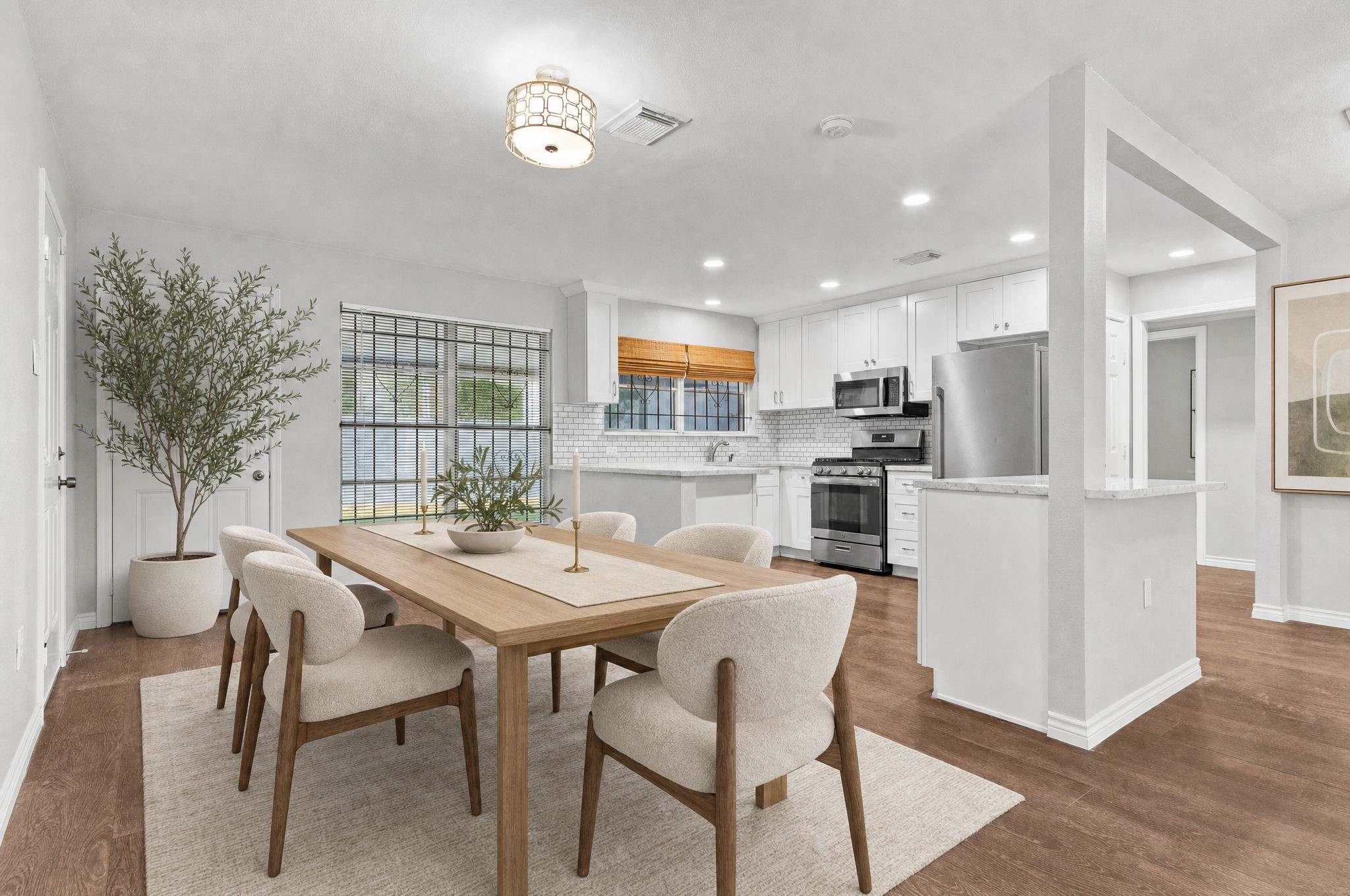 5747 Thrush Drive, Houston, TX 77033 5747 Thrush Drive, Houston, TX 77033