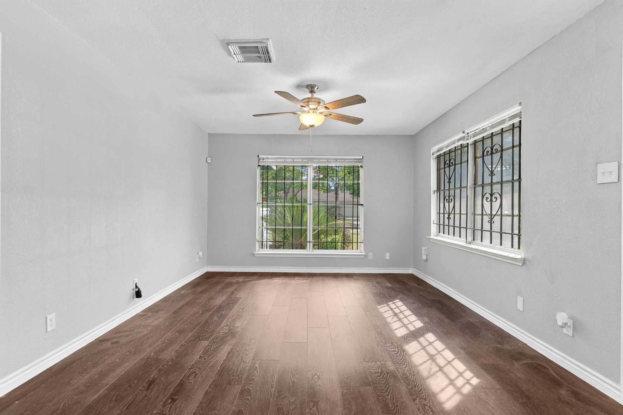 5747 Thrush Drive, Houston, TX 77033