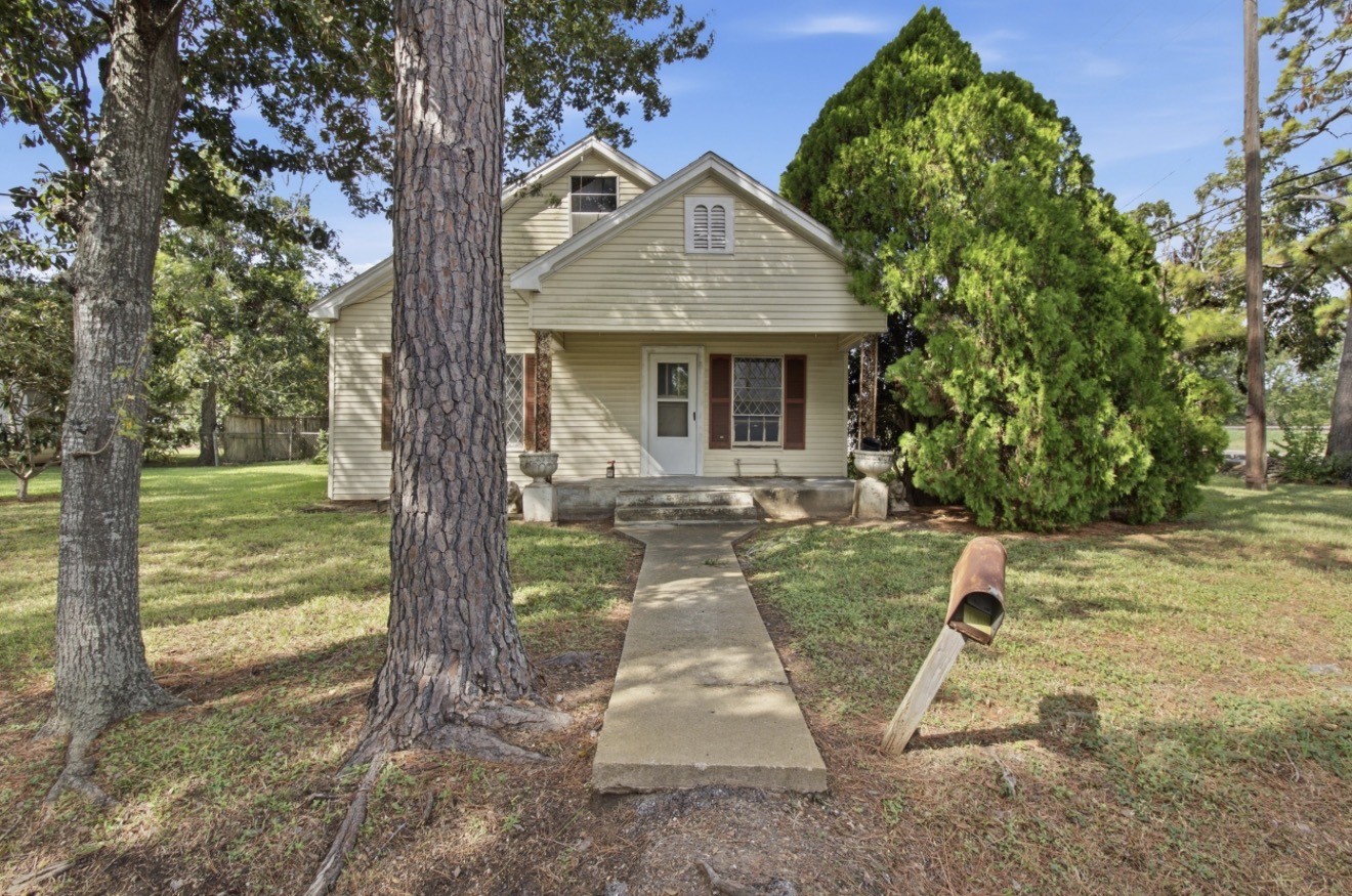 700 Alamo Street, Rosenberg, TX 77471 700 Alamo Street, Rosenberg, TX 77471