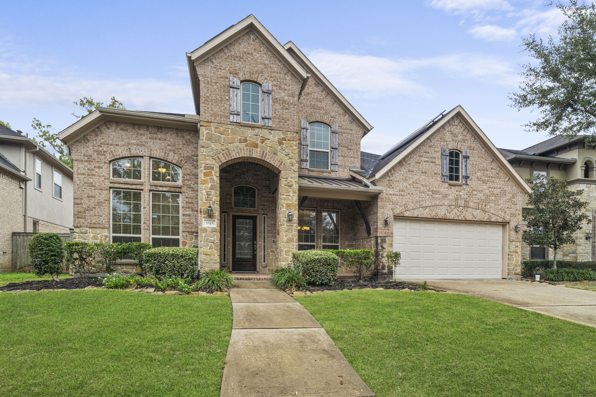 Don't miss this exceptional opportunity to own a Taylor Morrison two-story brick home in the prestigious, gated Avalon at Riverstone master-planned community. Don't miss this exceptional opportunity to own a Taylor Morrison two-story brick home in the prestigious, gated Avalon at Riverstone master-planned community.