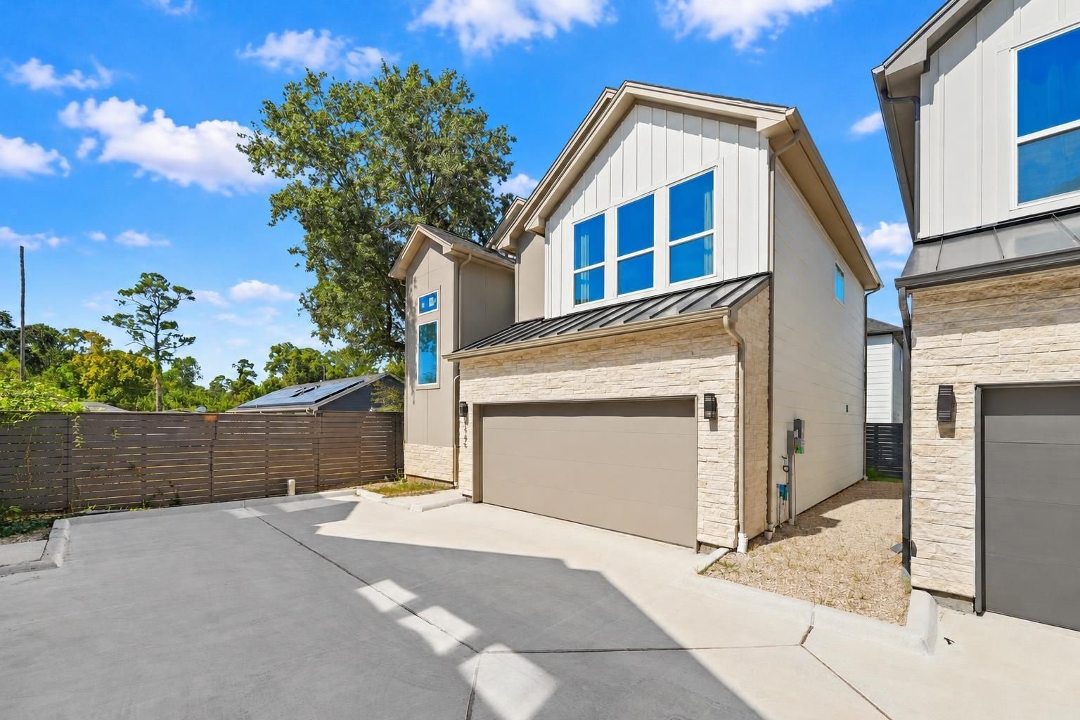 Come see this beautiful home today and experience low maintenence living! Virtually enhanced.